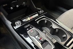 Musta Audi A6 e-tron 2025 kuva 22.