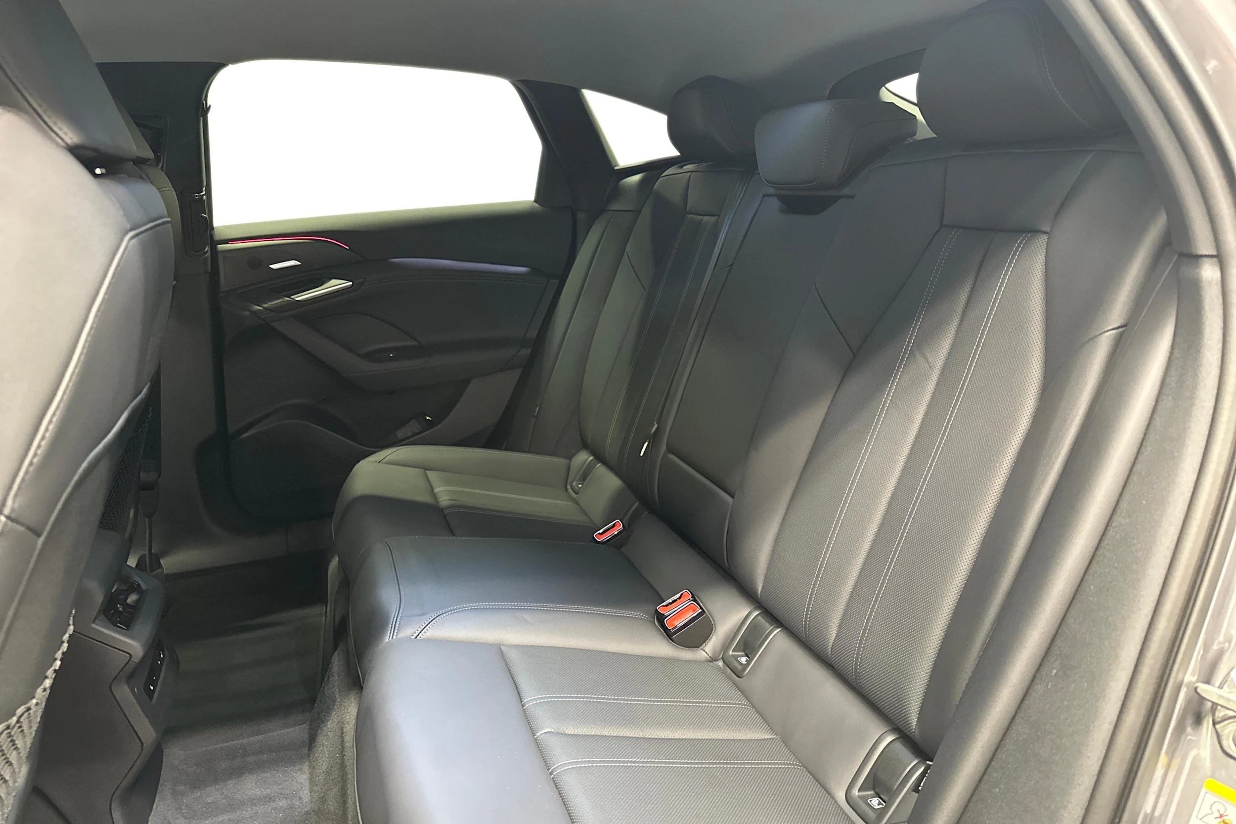 harmaa Audi A6 e-tron 2025 kuva 8.