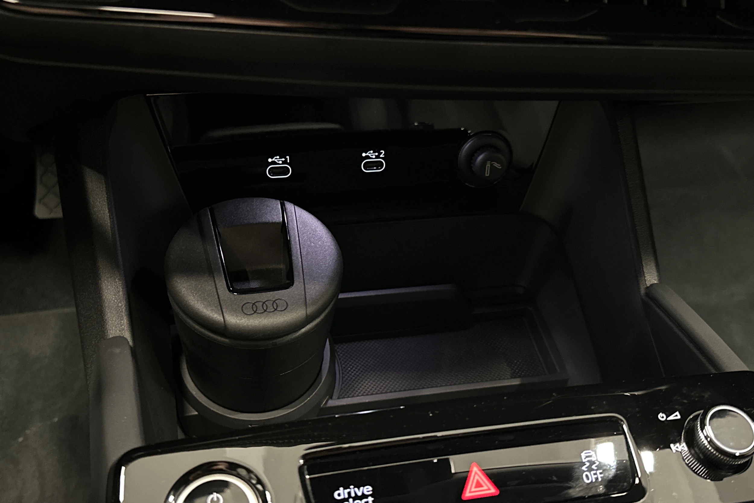 harmaa Audi A6 e-tron 2025 kuva 34.