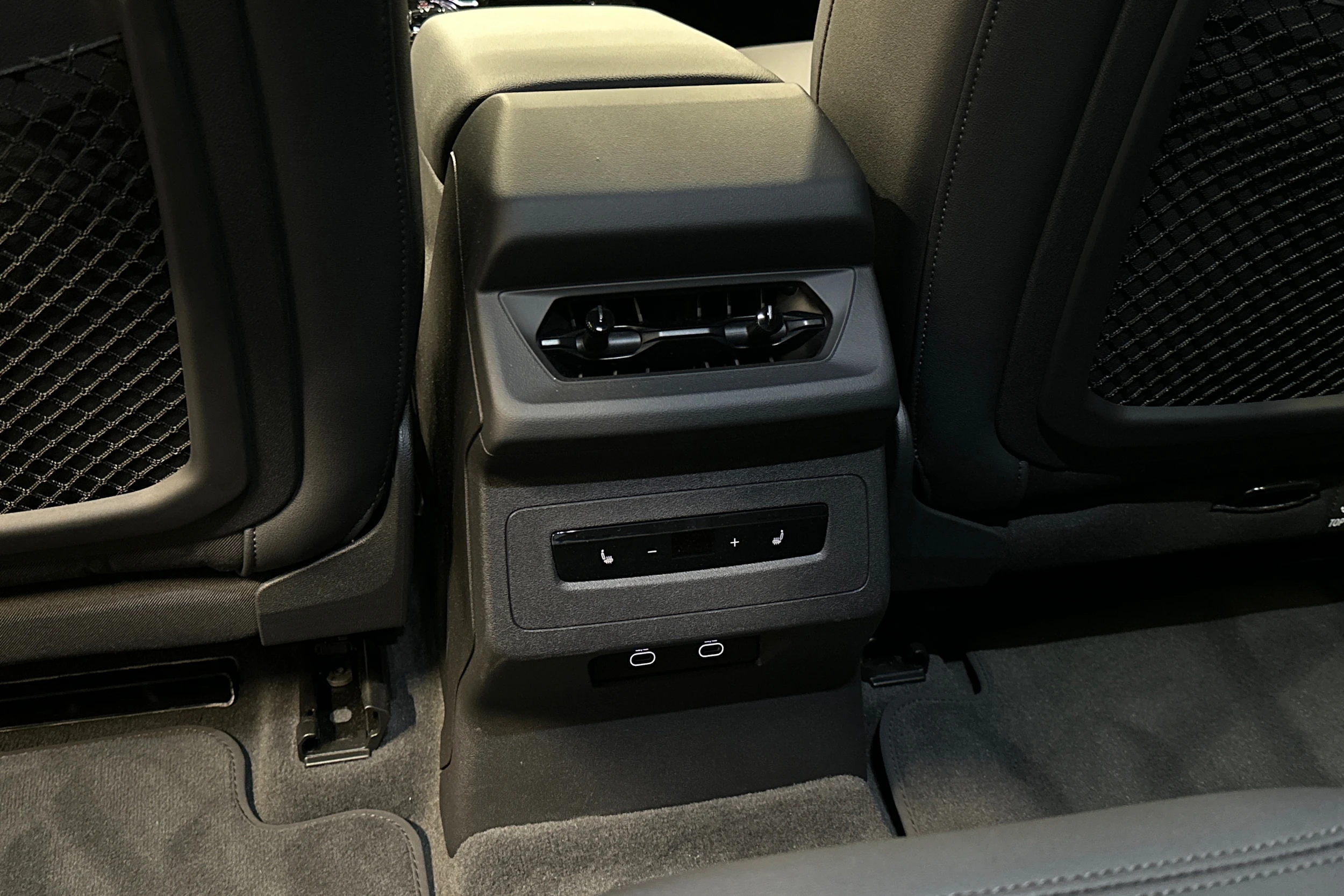 harmaa Audi A6 e-tron 2025 kuva 37.