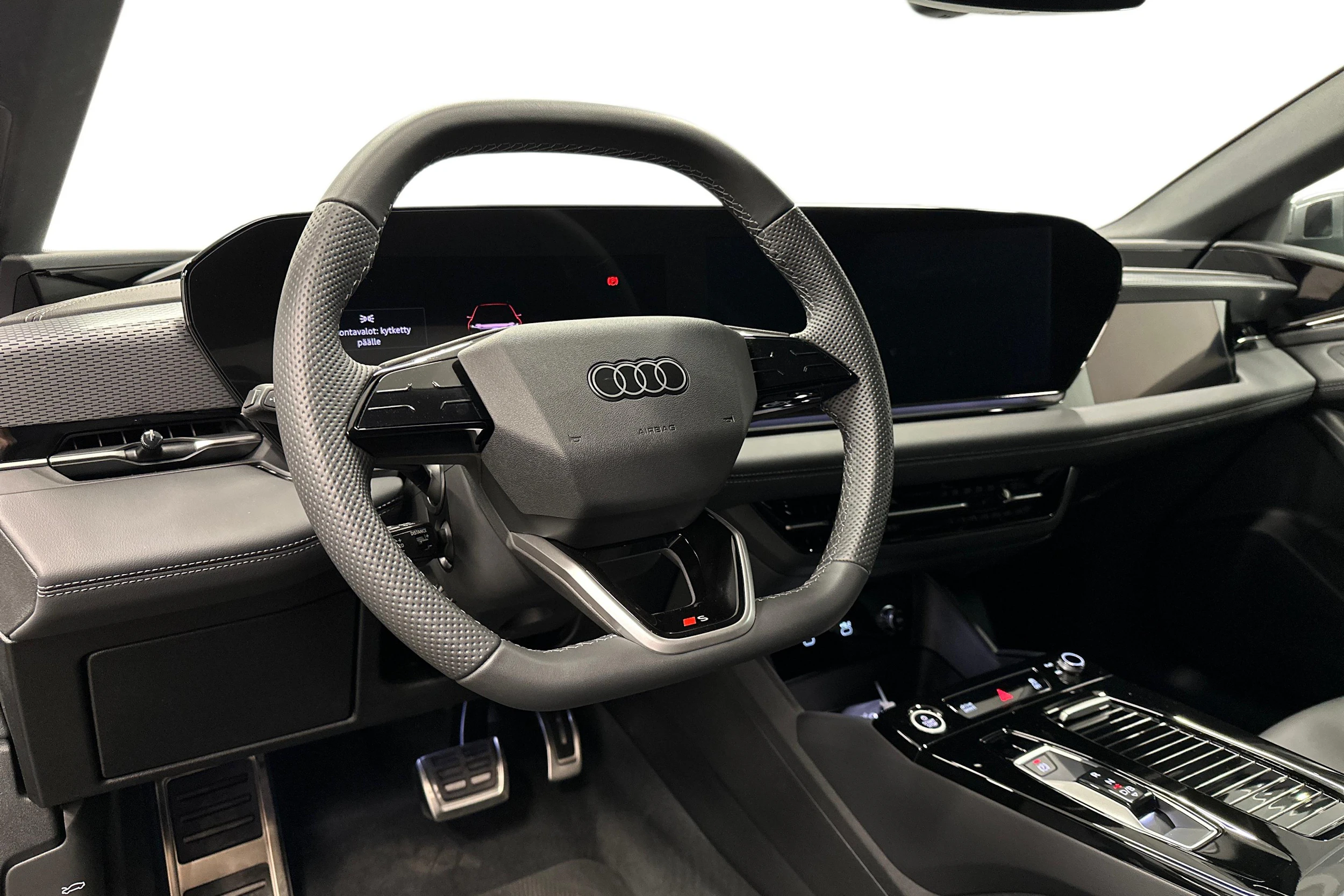 harmaa Audi A6 e-tron 2025 kuva 6.
