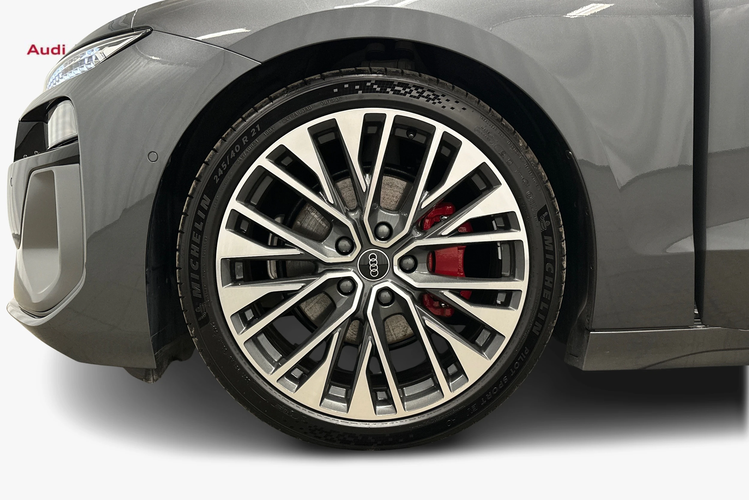 harmaa Audi A6 e-tron 2025 kuva 9.