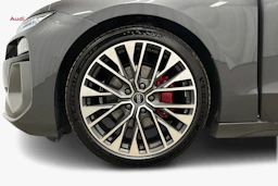 harmaa Audi A6 e-tron 2025 kuva 9.