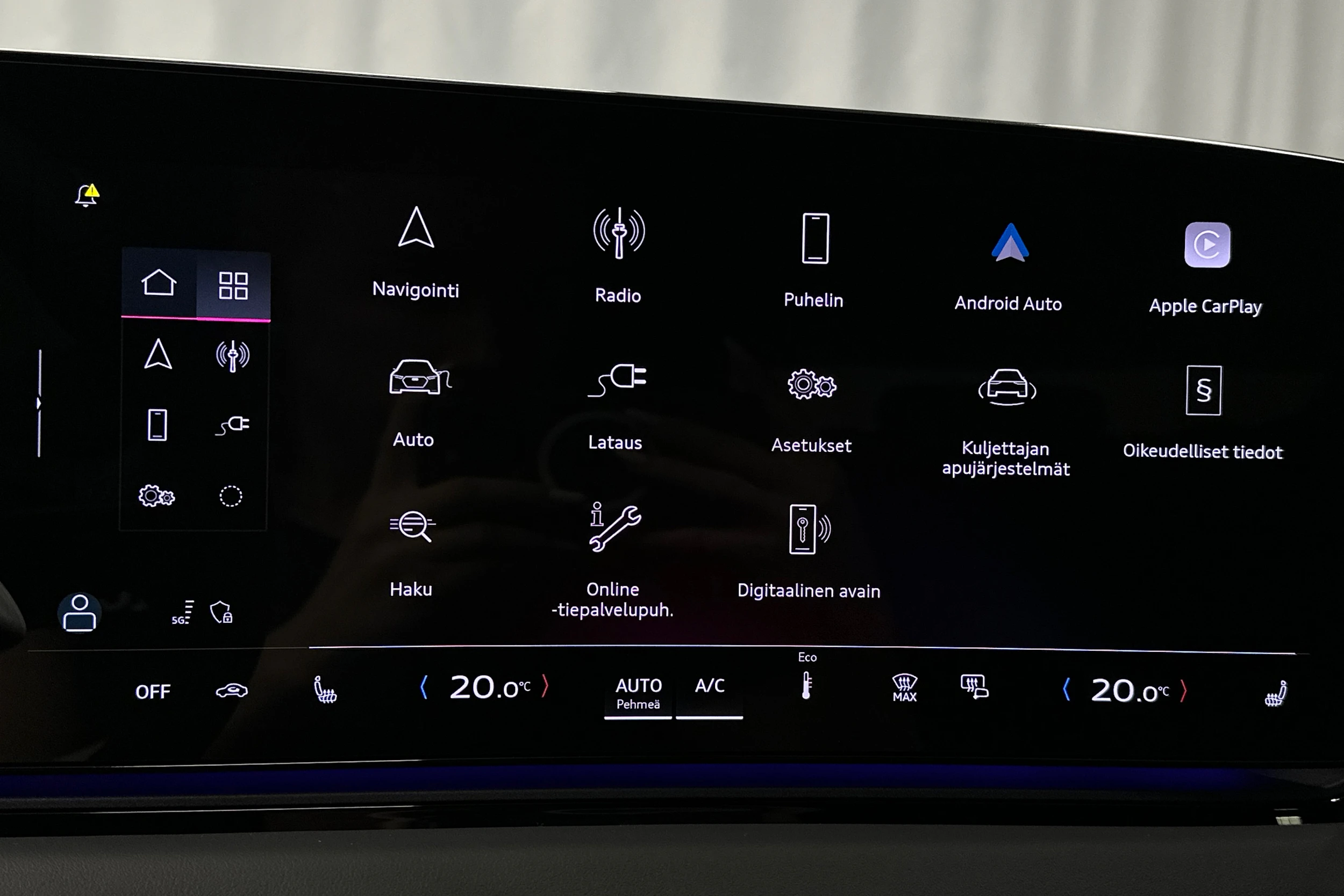 harmaa Audi A6 e-tron 2025 kuva 17.
