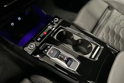 harmaa Audi A6 e-tron 2025 kuva 33.