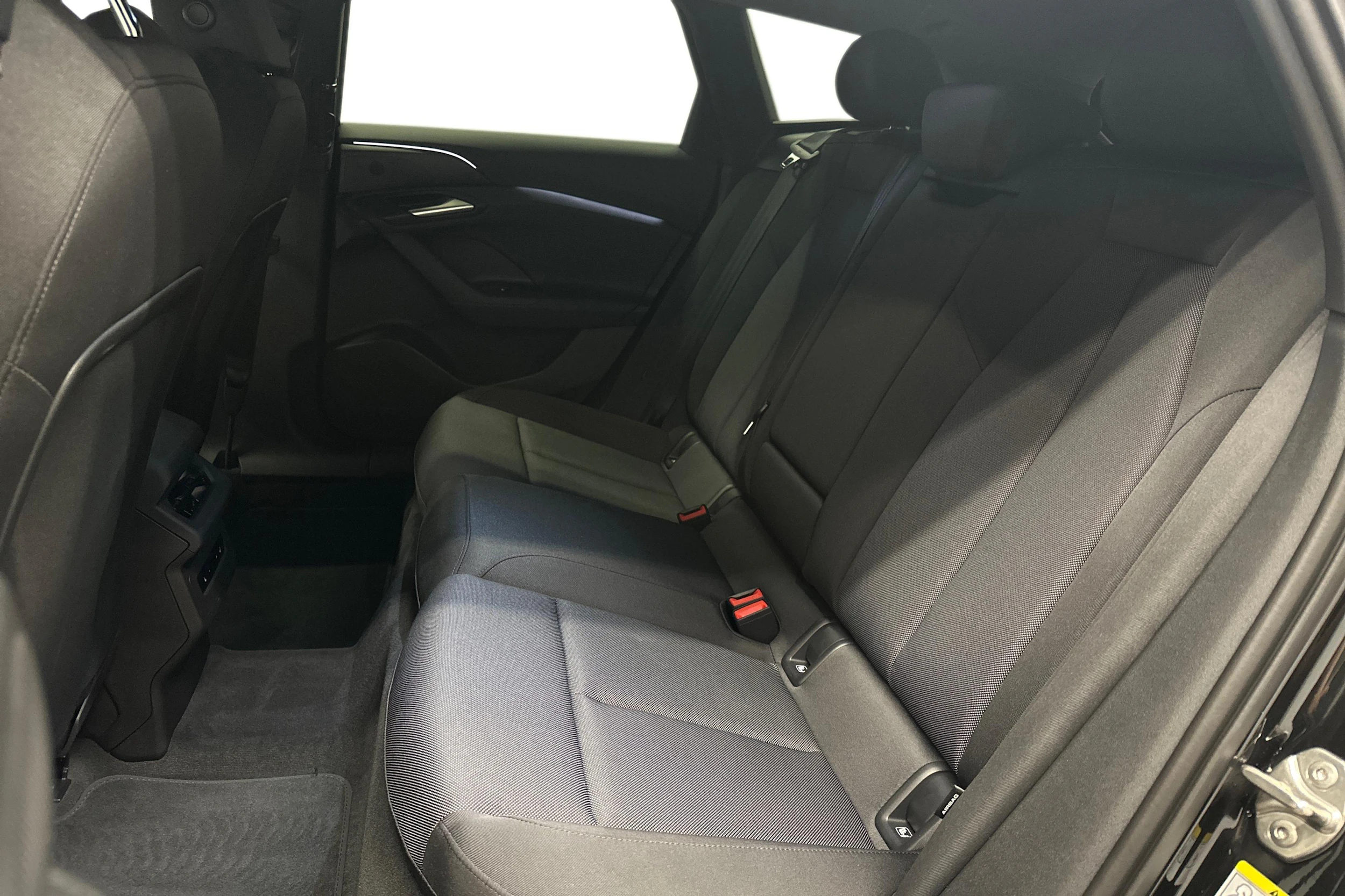 musta Audi A6 e-tron 2025 kuva 8.