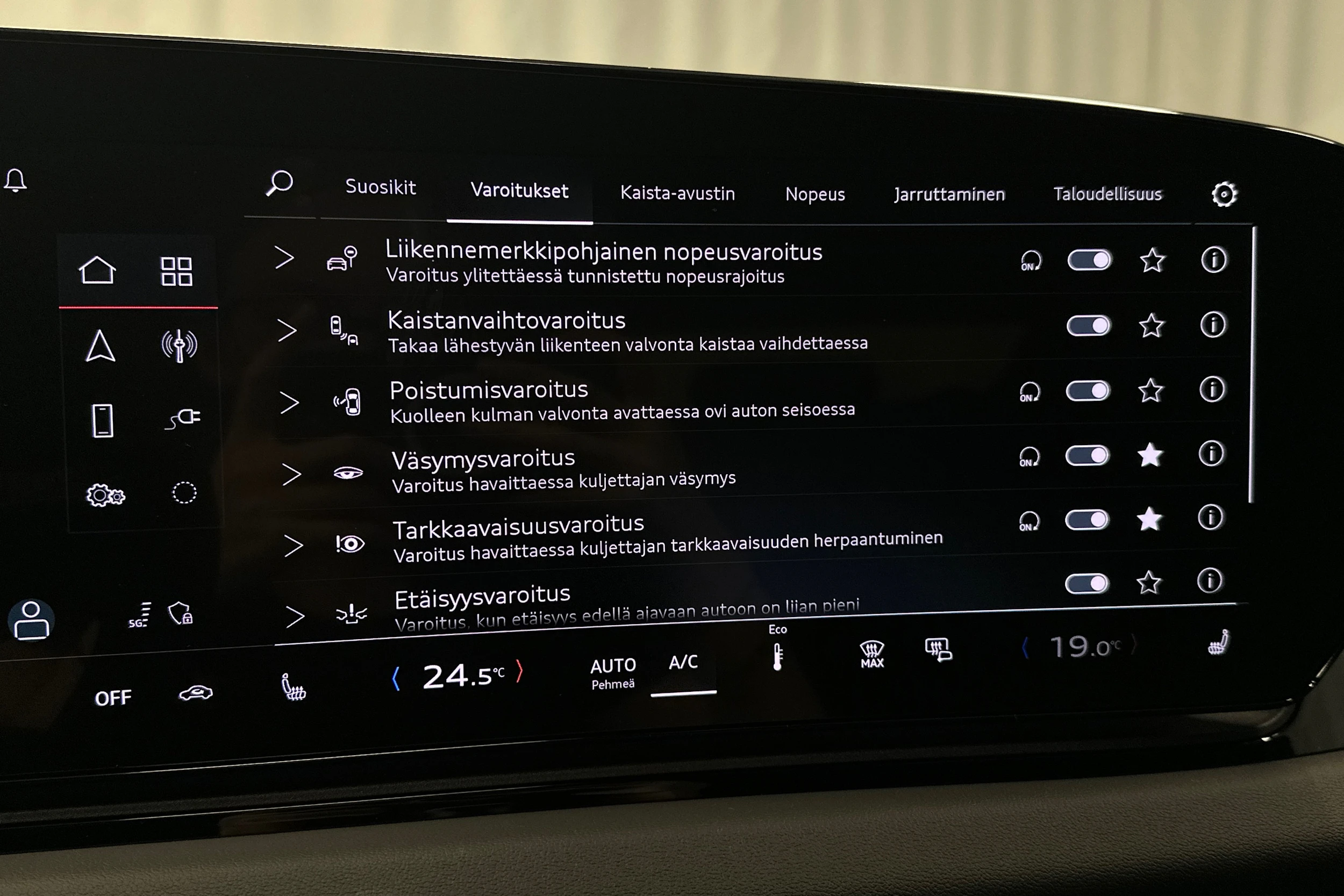 musta Audi A6 e-tron 2025 kuva 24.