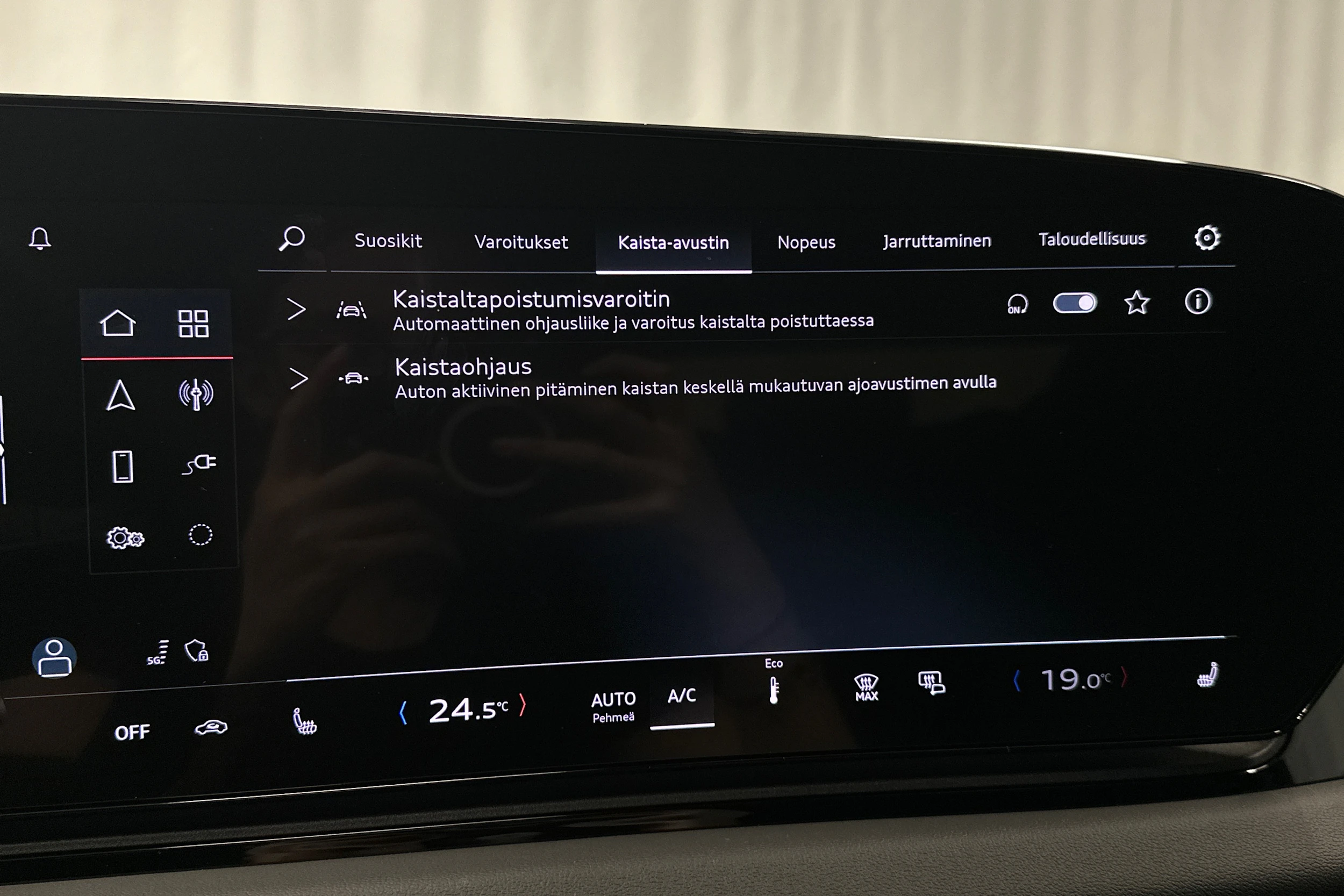musta Audi A6 e-tron 2025 kuva 25.