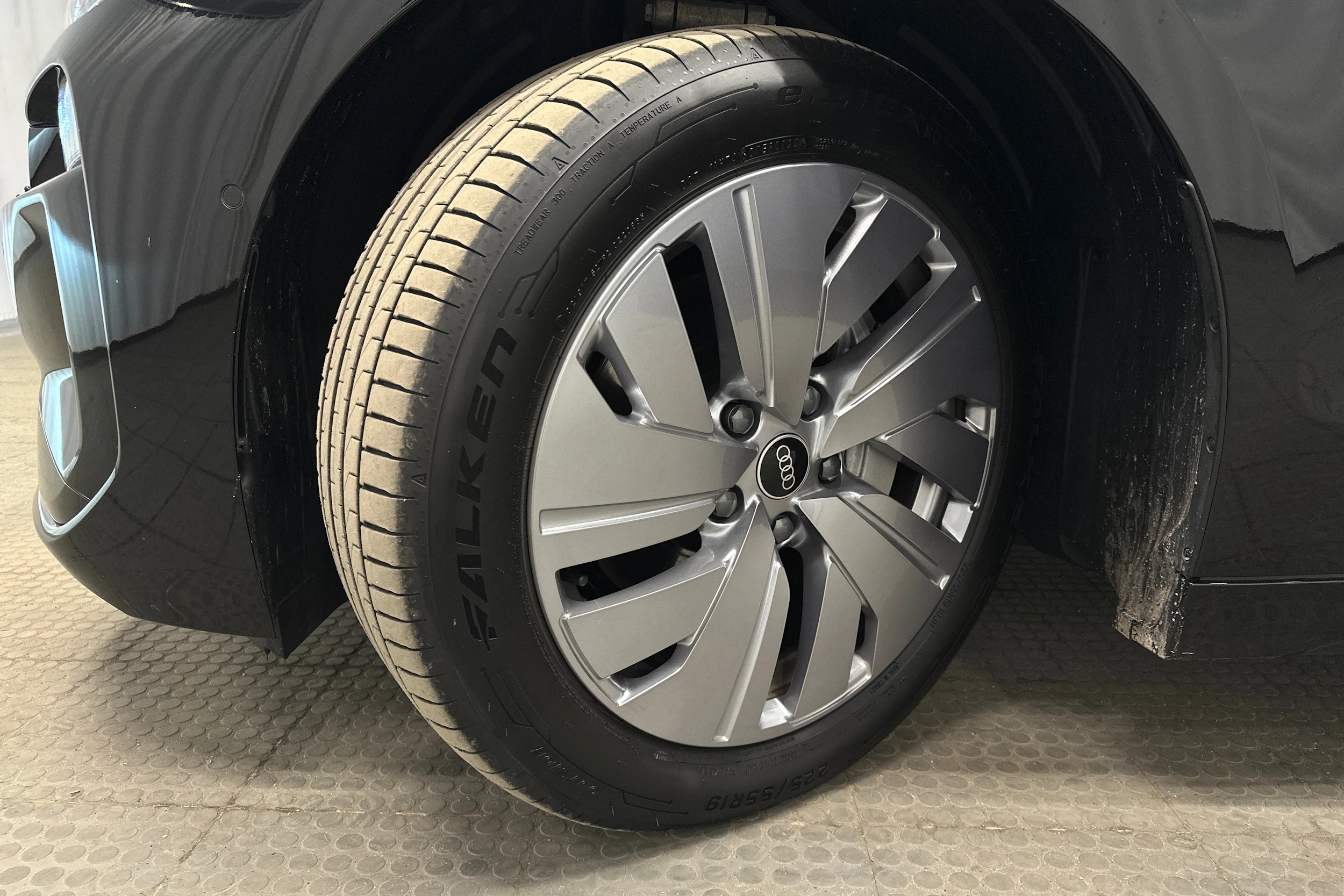 musta Audi A6 e-tron 2025 kuva 10.