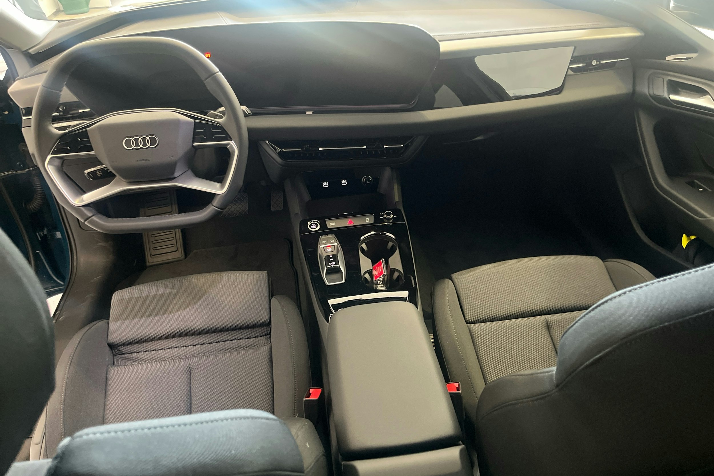 sininen Audi A6 e-tron 2025 kuva 7.