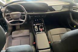 sininen Audi A6 e-tron 2025 kuva 7.