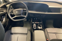 Harmaa Audi A6 e-tron 2025 kuva 7.