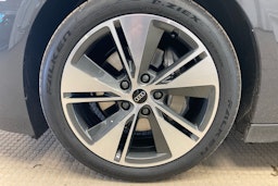 Harmaa Audi A6 e-tron 2025 kuva 9.