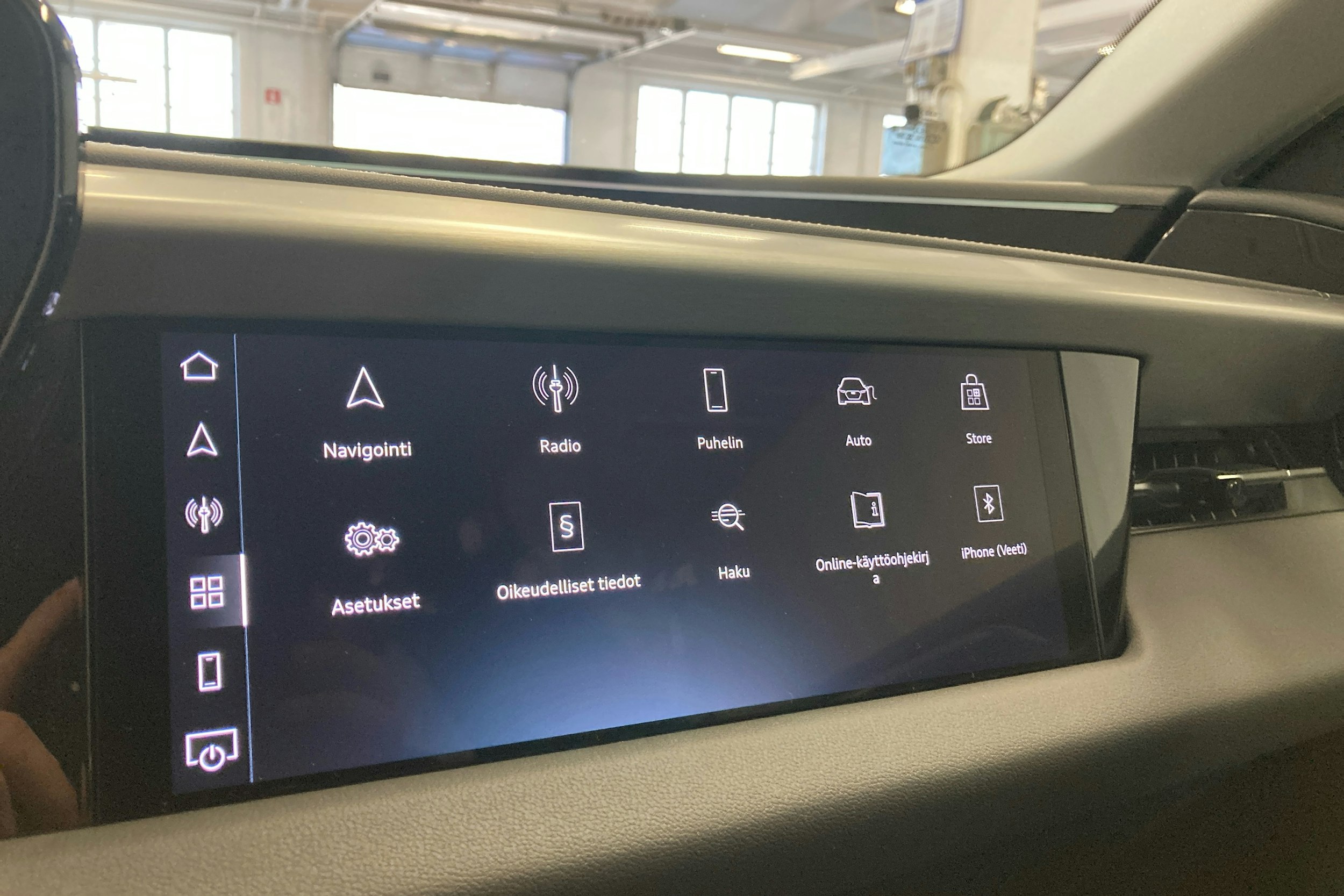 Harmaa Audi A6 e-tron 2025 kuva 15.