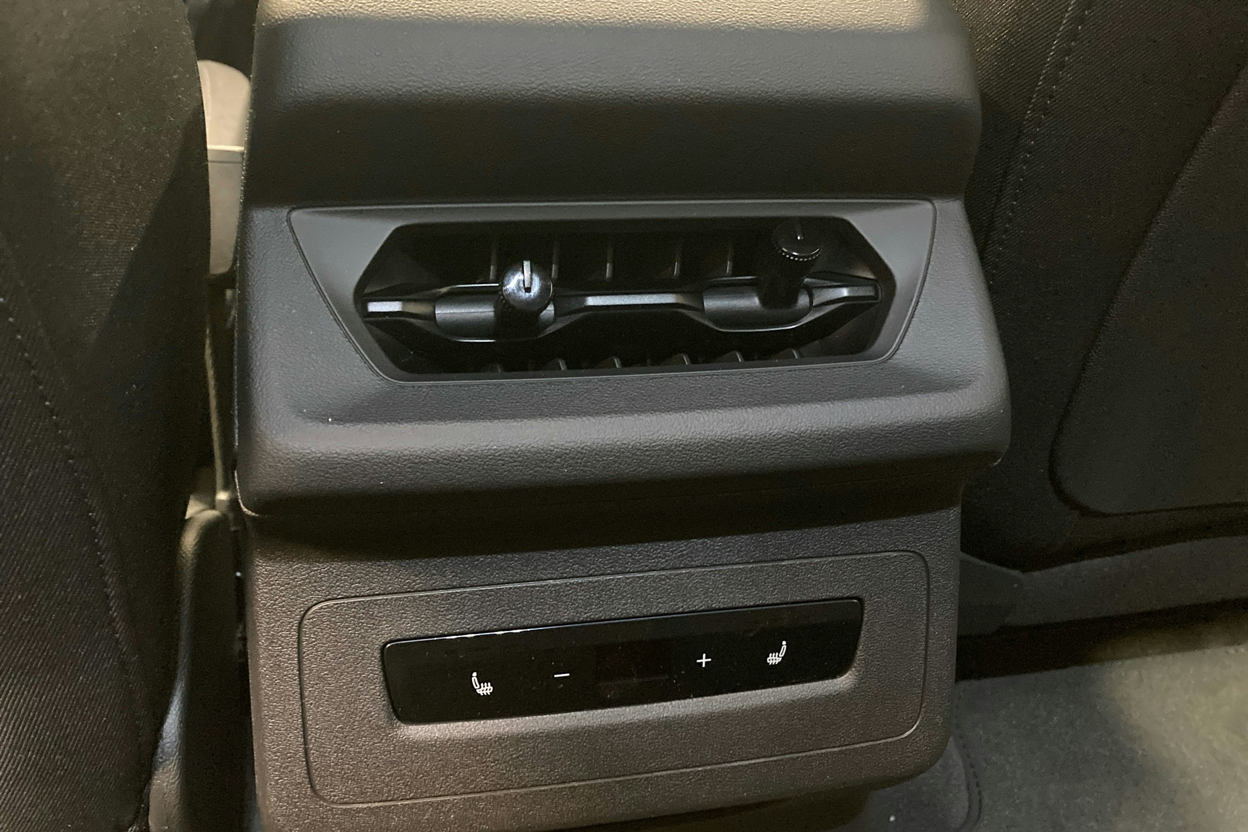 Harmaa Audi A6 e-tron 2025 kuva 16.