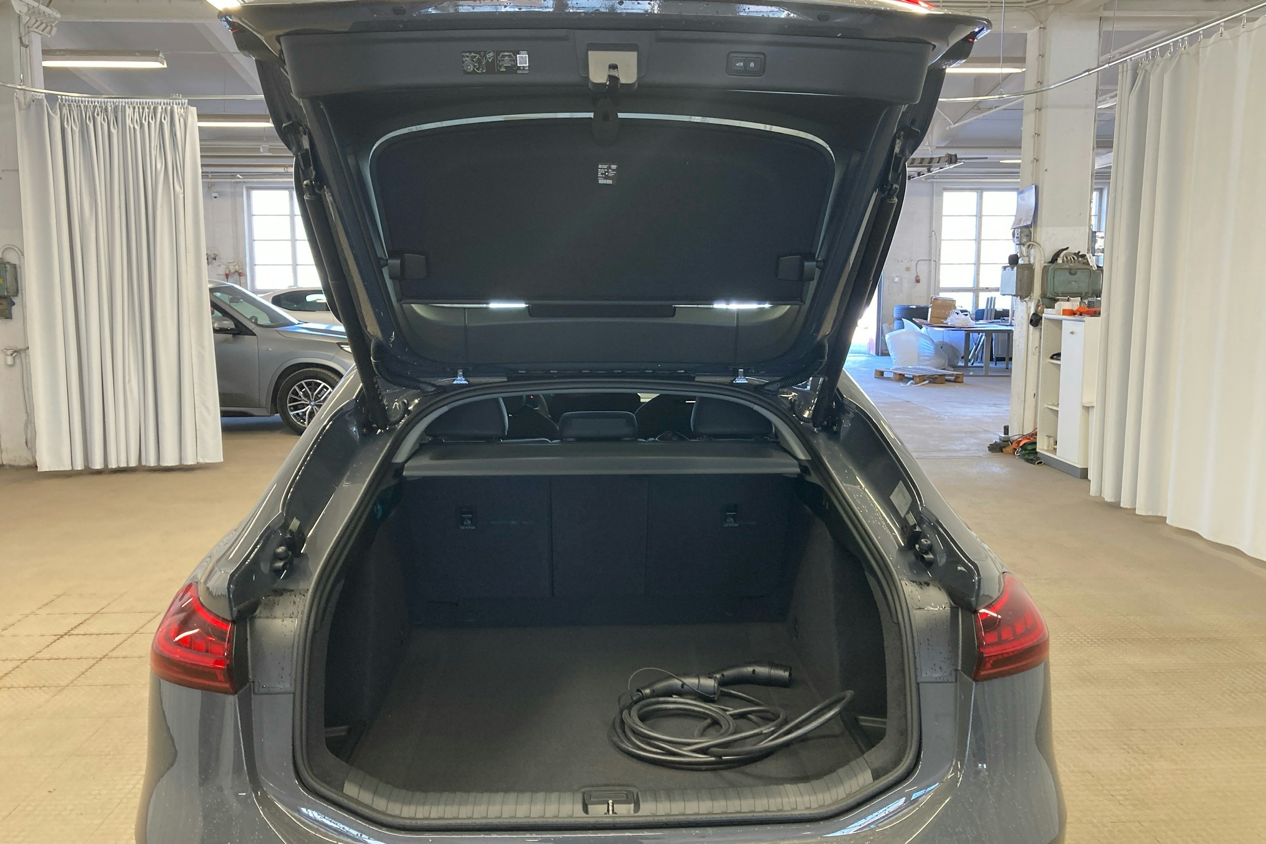 Harmaa Audi A6 e-tron 2025 kuva 17.