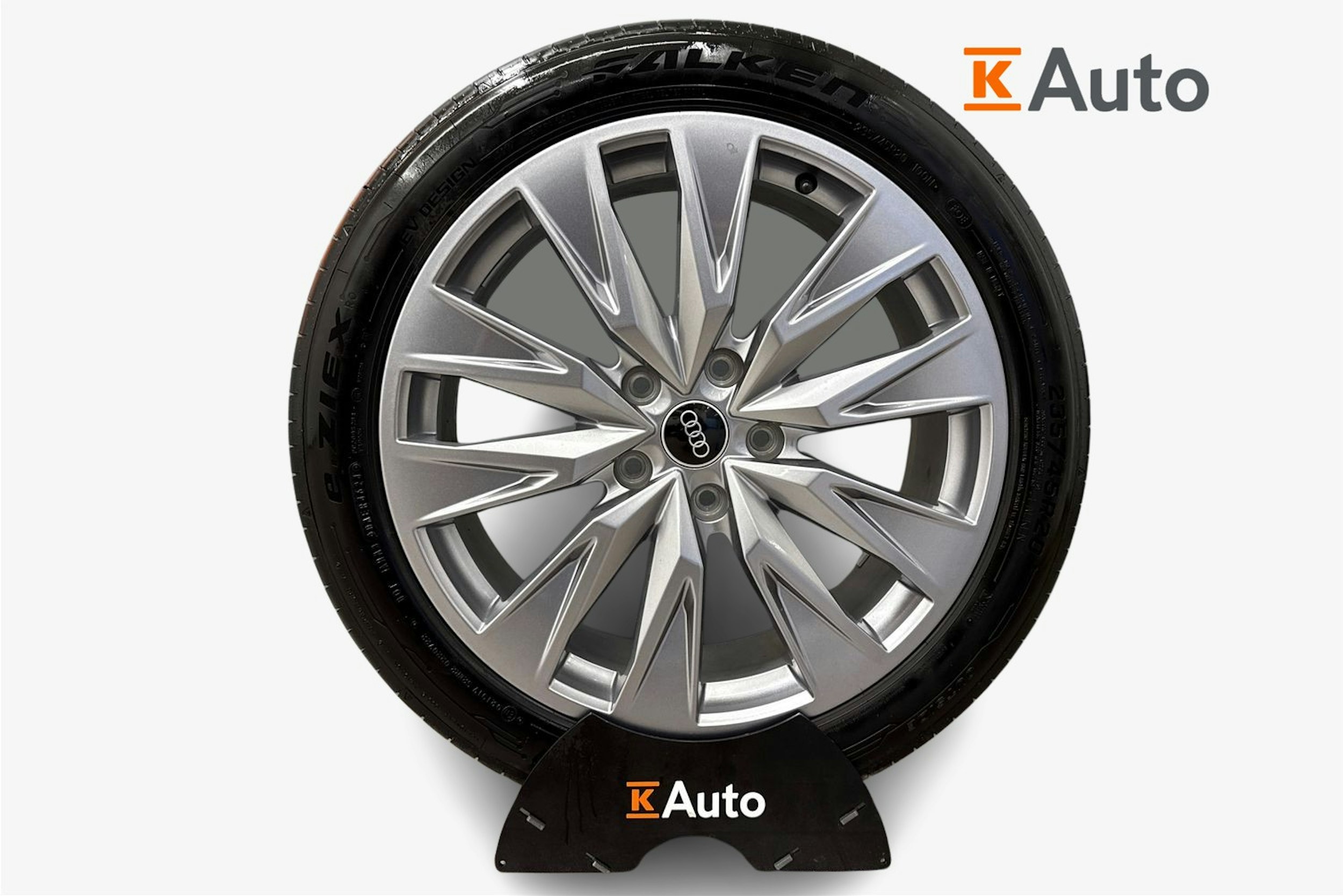 met. valkoinen Audi A6 e-tron 2025 kuva 9.