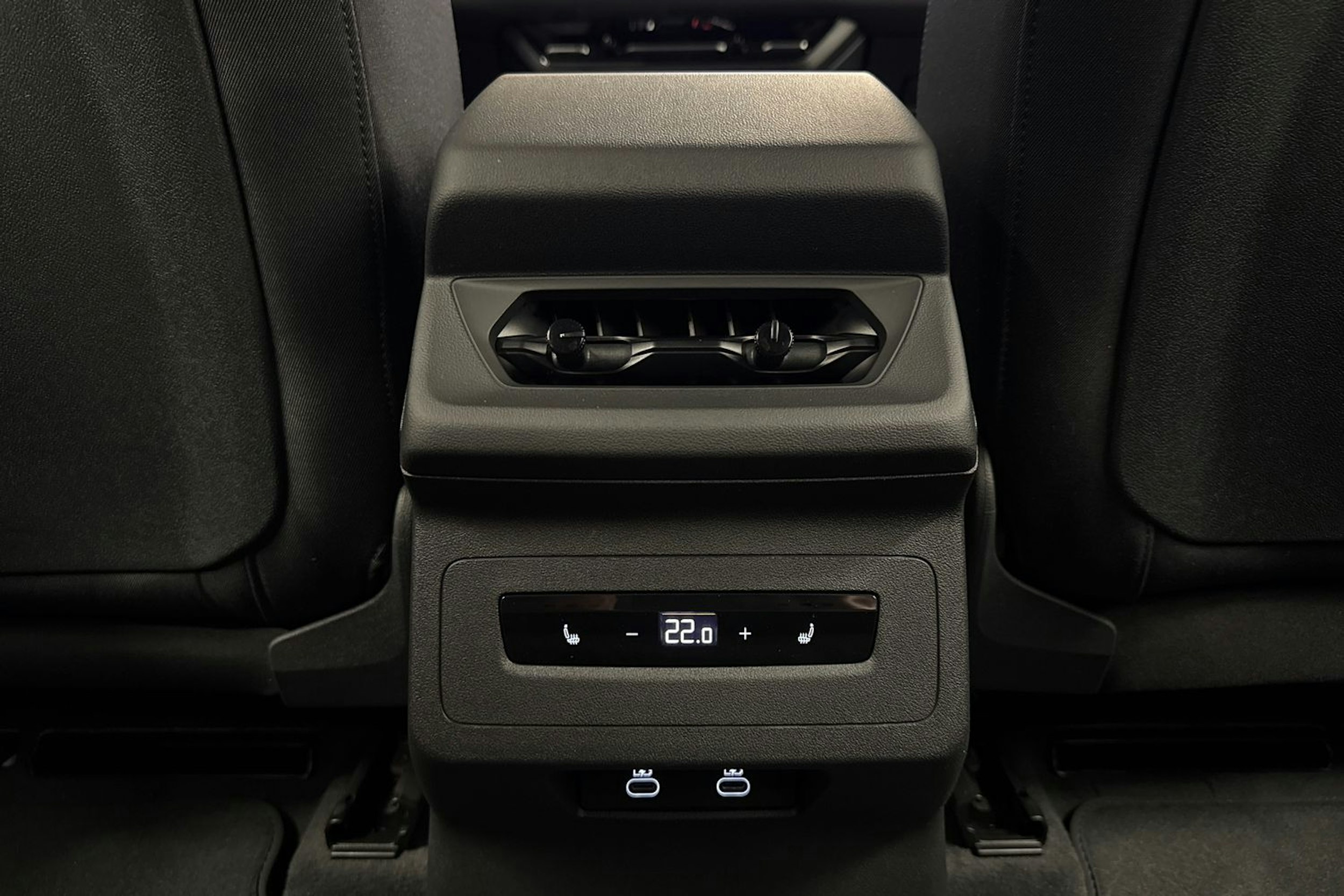 met. valkoinen Audi A6 e-tron 2025 kuva 13.