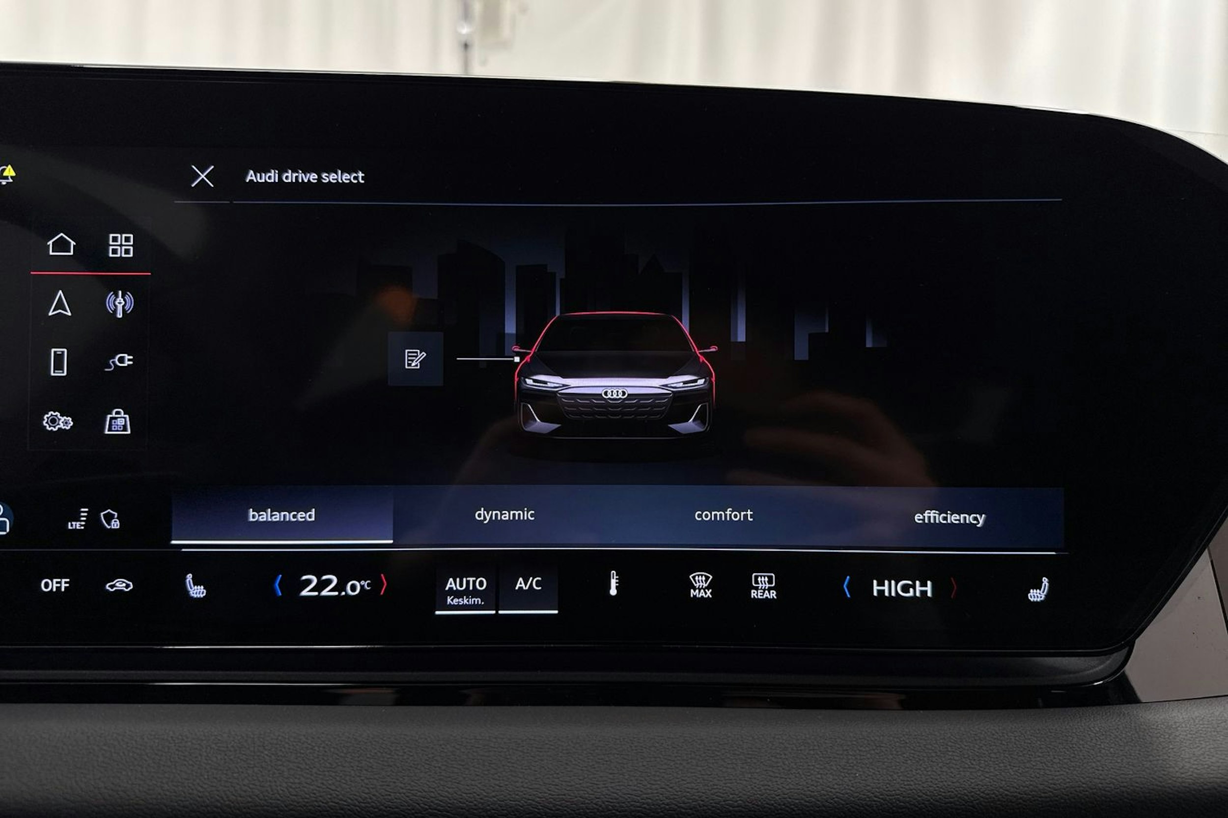 met. valkoinen Audi A6 e-tron 2025 kuva 34.