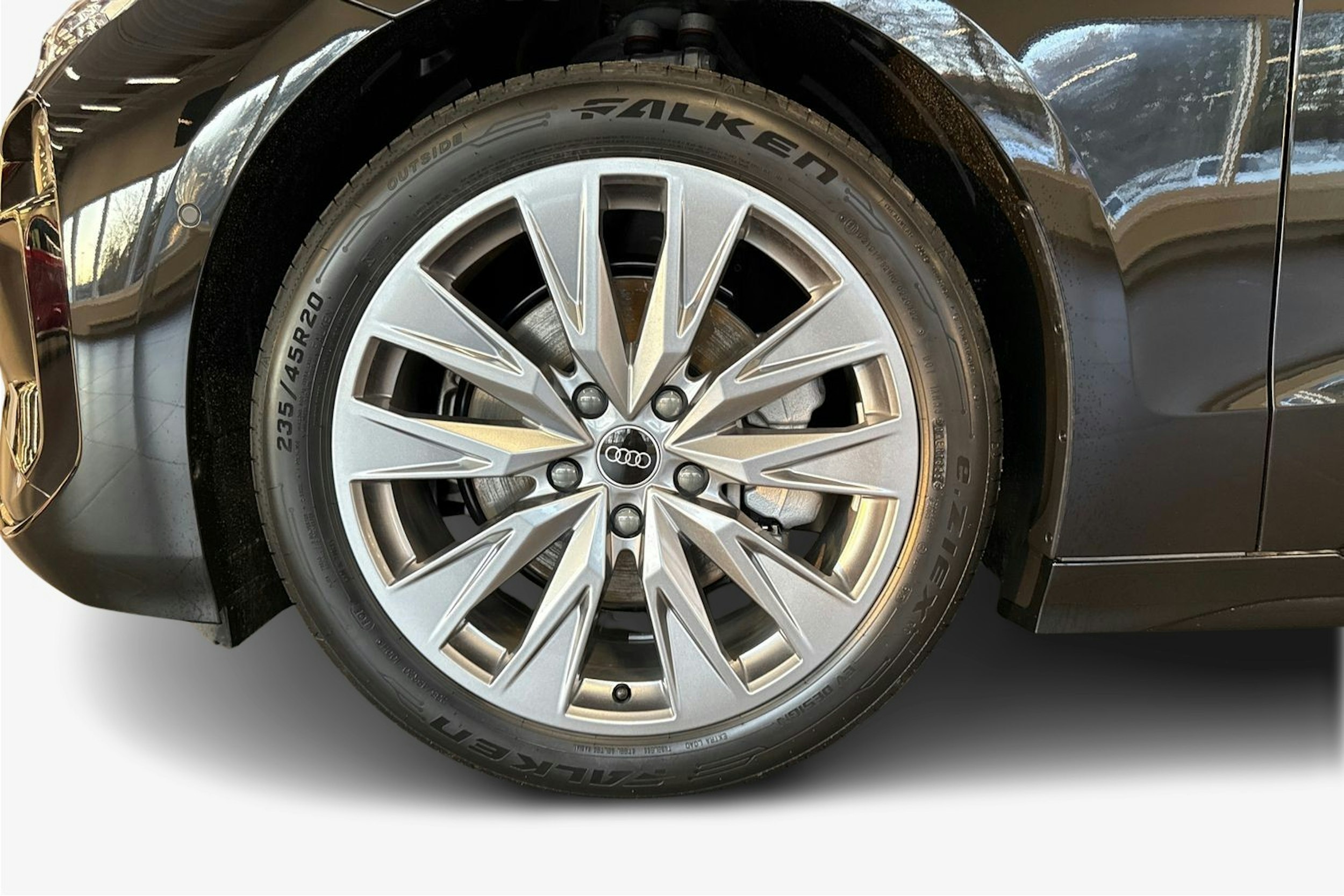 met. musta Audi A6 e-tron 2025 kuva 9.