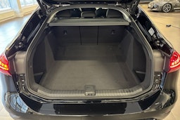 met. musta Audi A6 e-tron 2025 kuva 11.