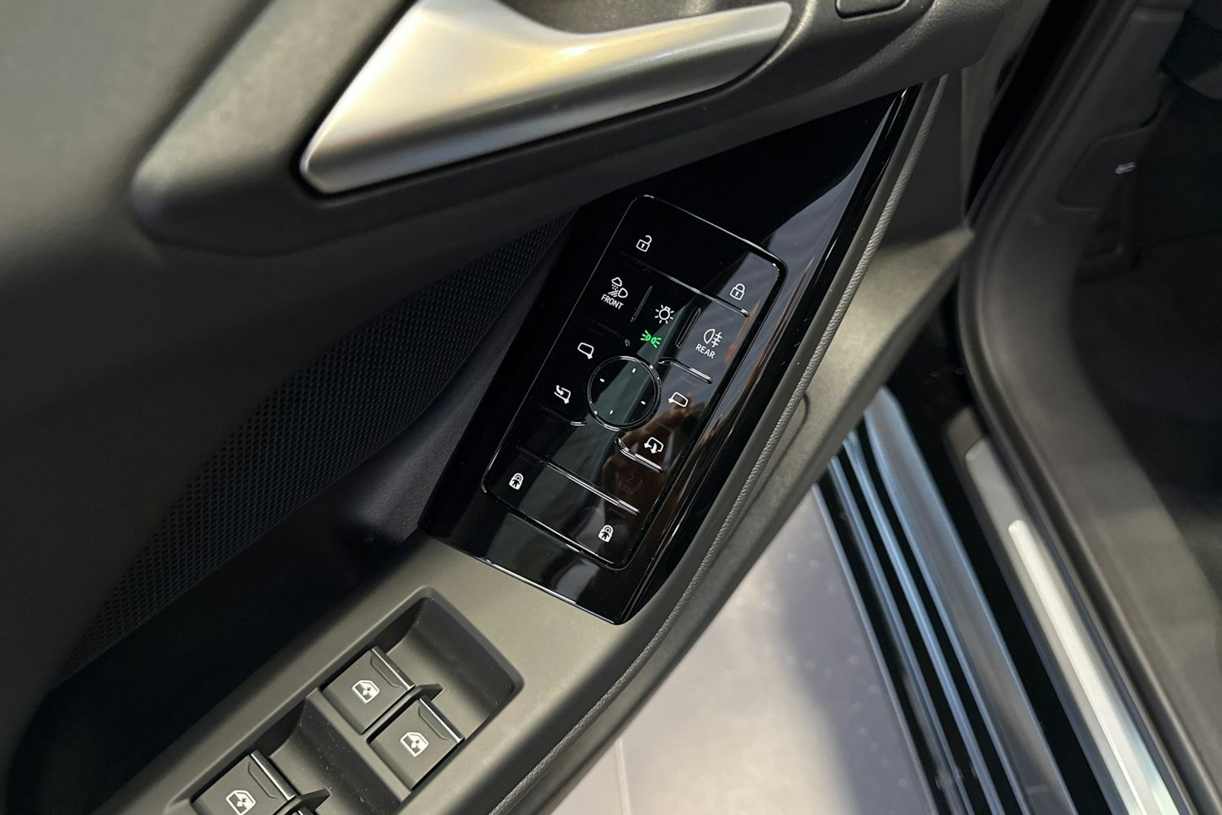 met. musta Audi A6 e-tron 2025 kuva 14.