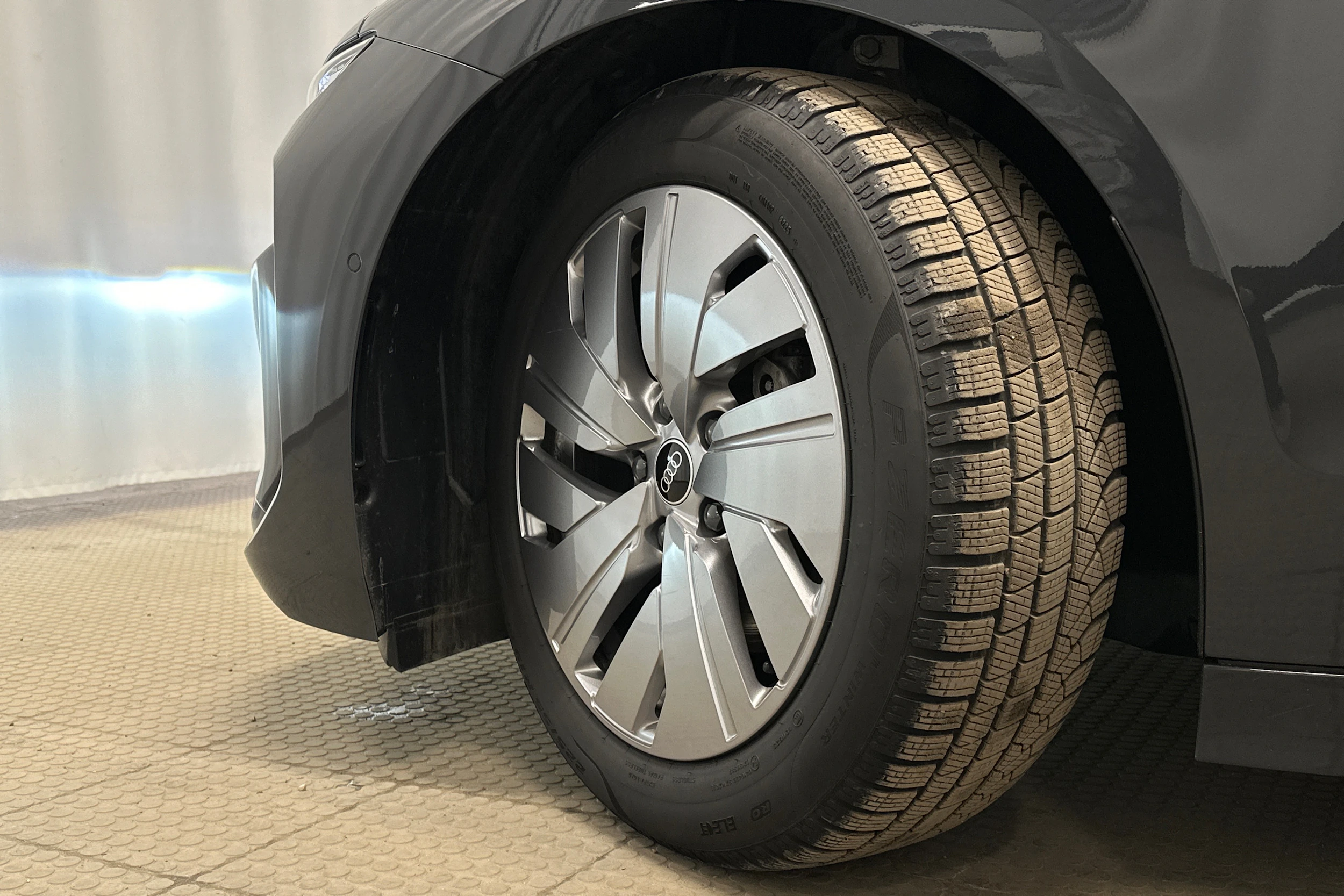 harmaa Audi A6 e-tron 2025 kuva 10.