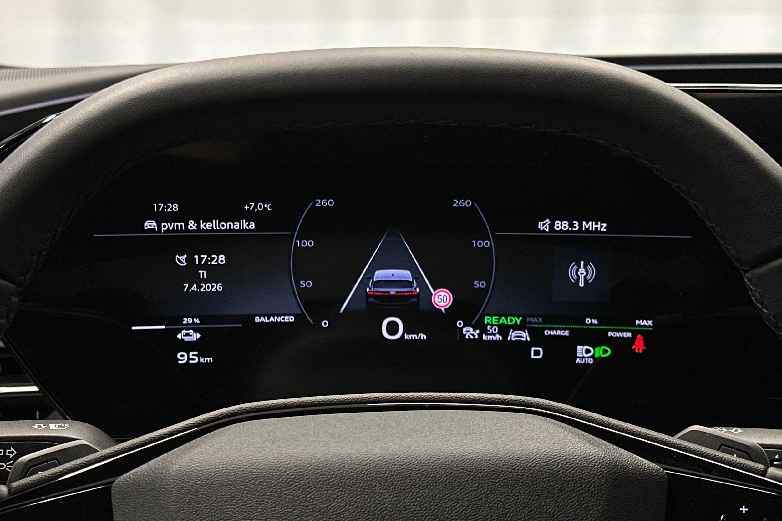 harmaa Audi A6 e-tron 2025 kuva 14.