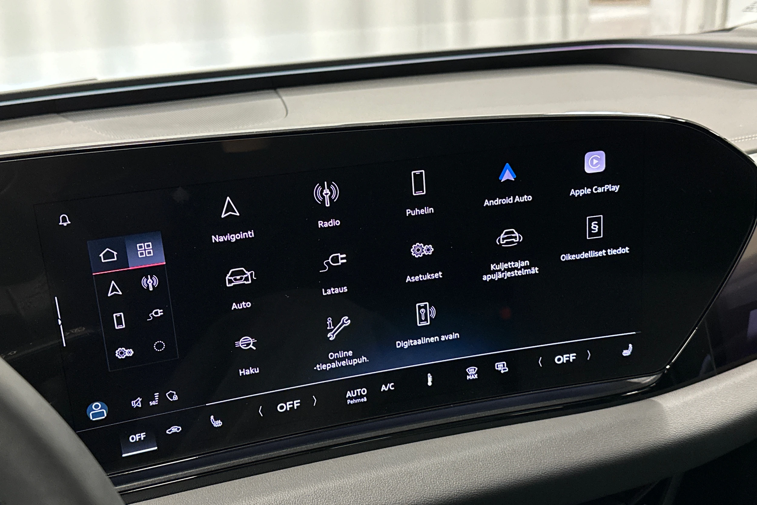 harmaa Audi A6 e-tron 2025 kuva 21.