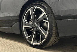 harmaa Audi A6 e-tron 2025 kuva 10.