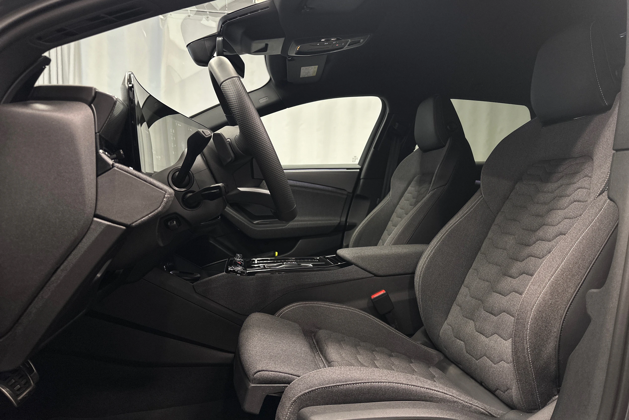harmaa Audi A6 e-tron 2025 kuva 15.