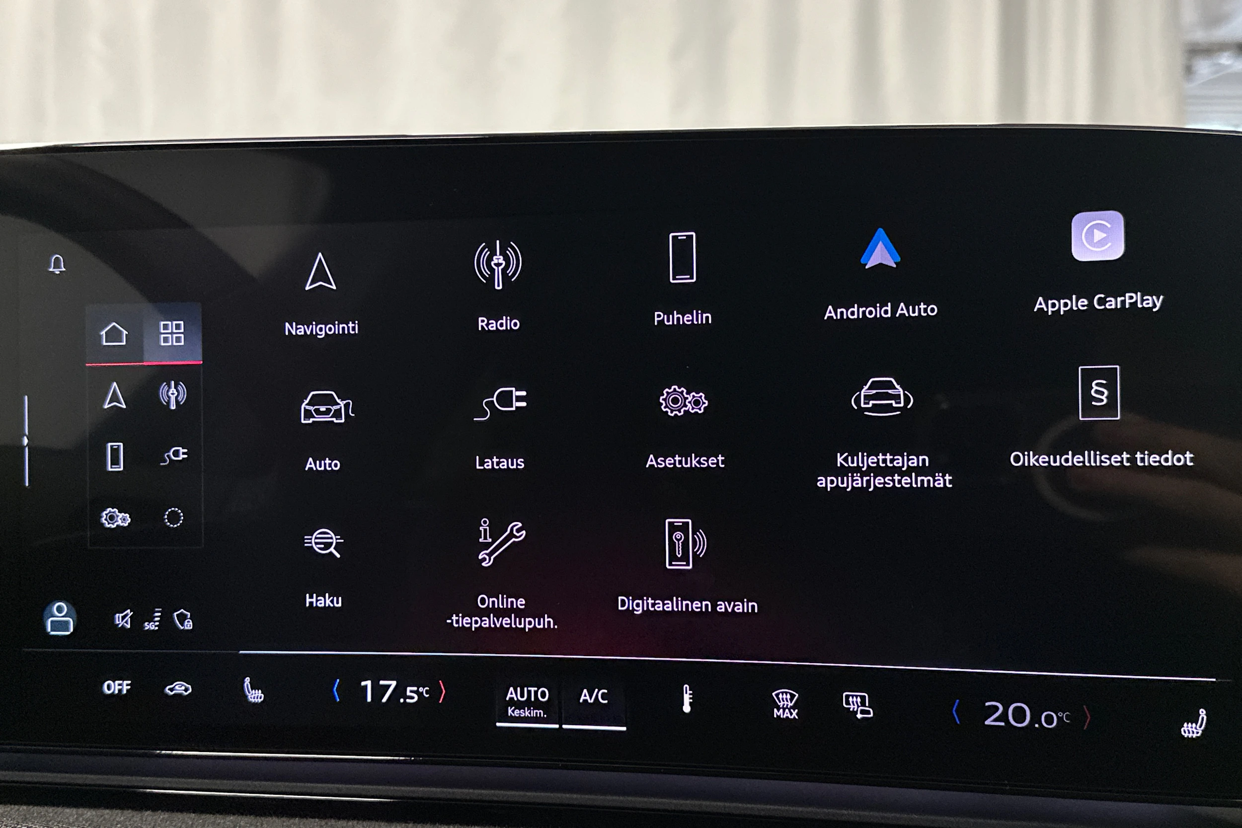 harmaa Audi A6 e-tron 2025 kuva 23.