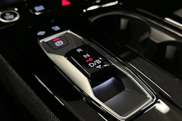 harmaa Audi A6 e-tron 2025 kuva 35.