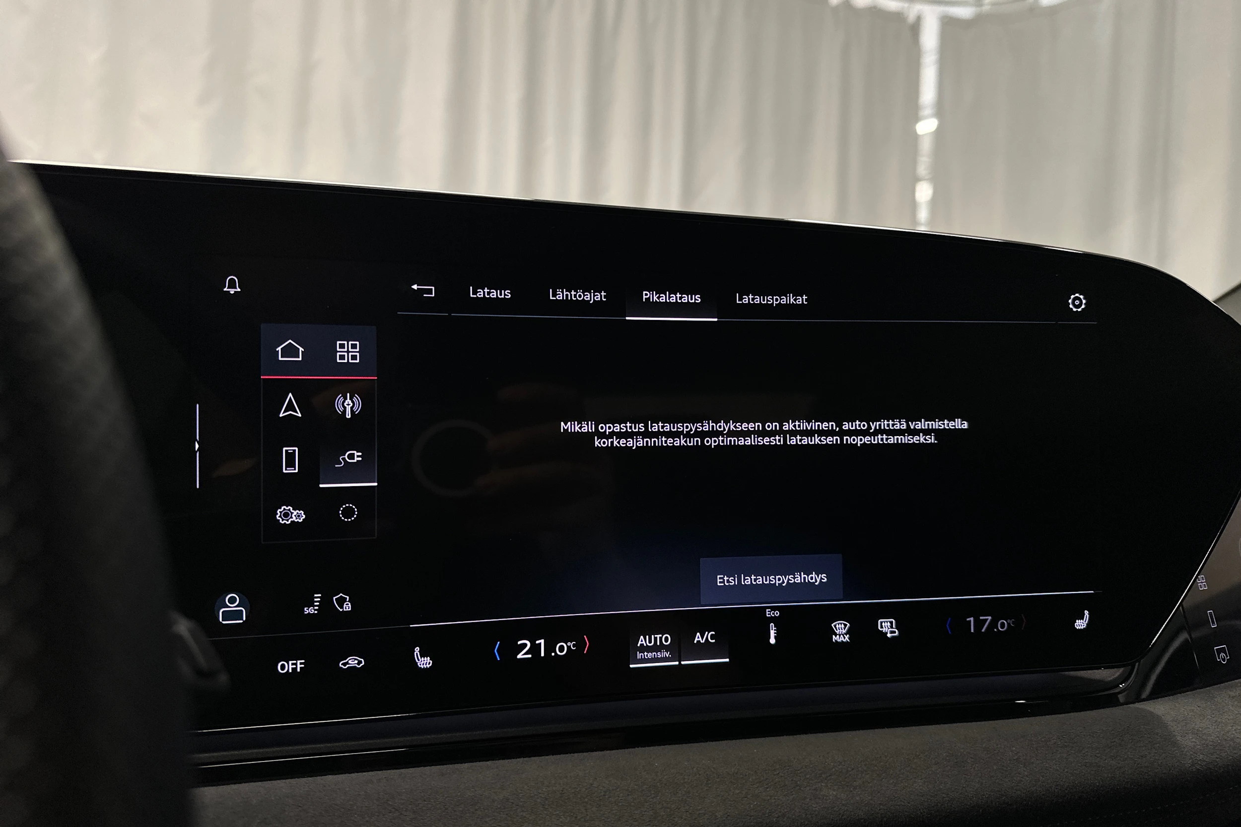 valkoinen Audi A6 e-tron 2025 kuva 17.
