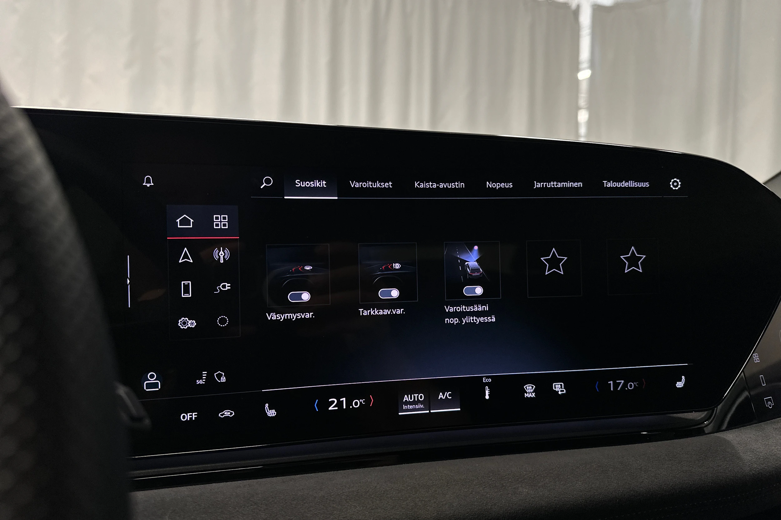 valkoinen Audi A6 e-tron 2025 kuva 18.