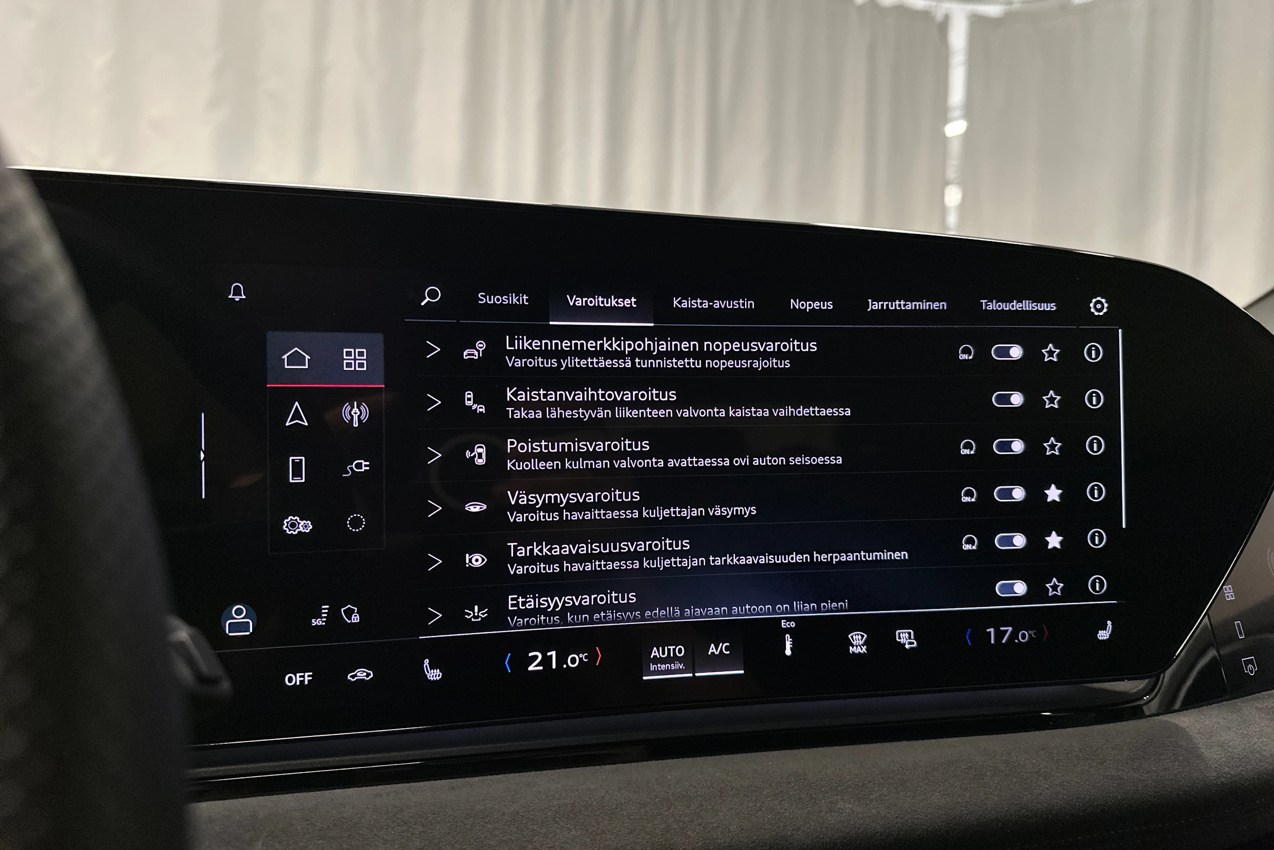 valkoinen Audi A6 e-tron 2025 kuva 19.