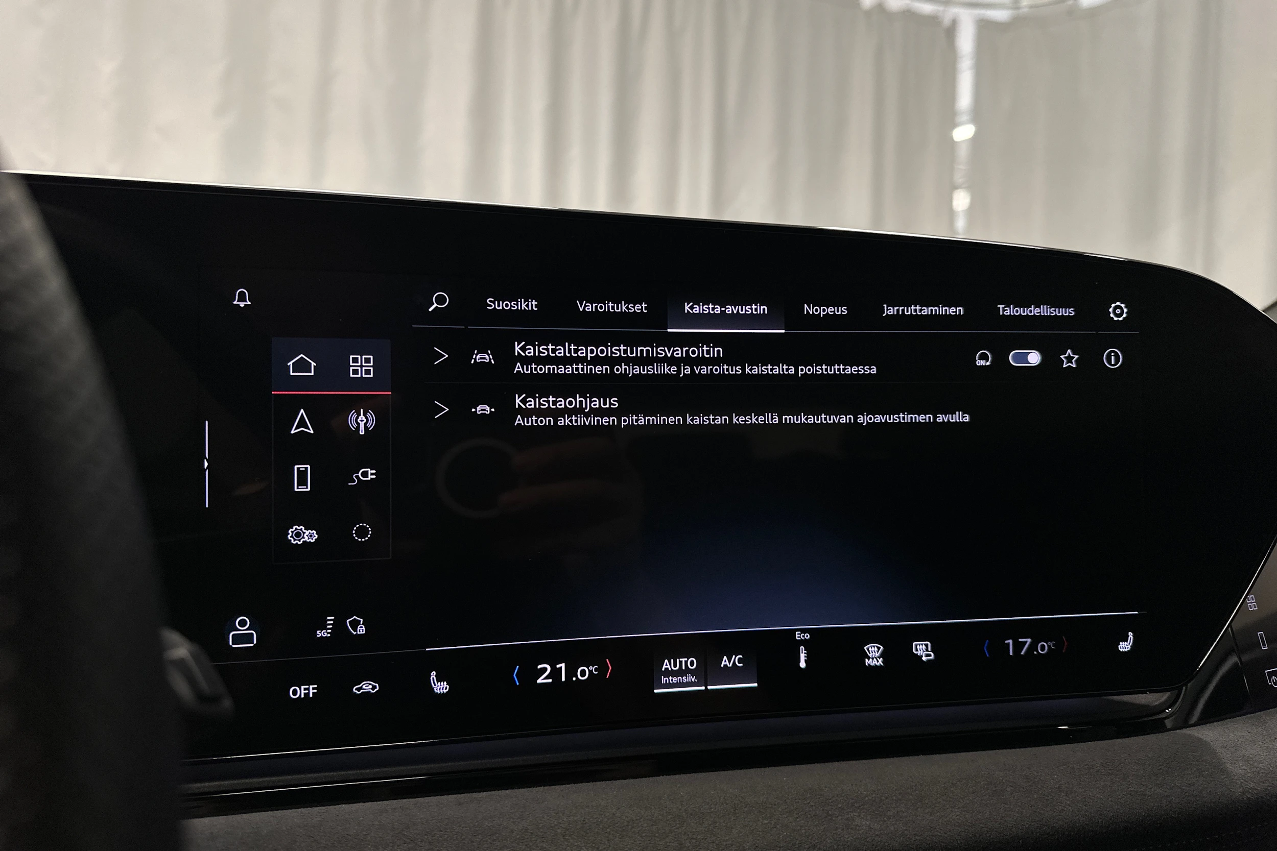 valkoinen Audi A6 e-tron 2025 kuva 20.