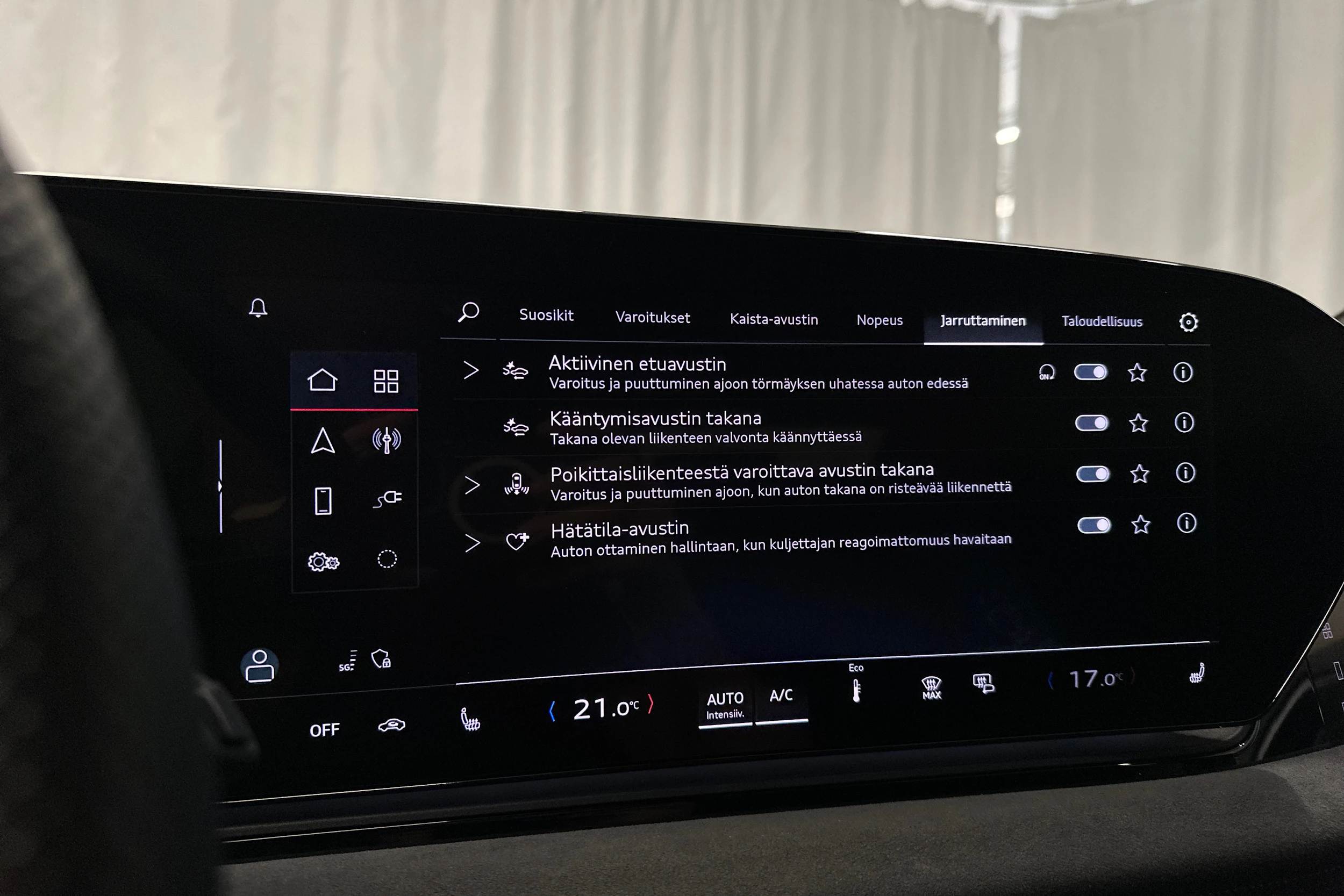 valkoinen Audi A6 e-tron 2025 kuva 22.