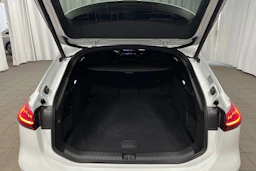 valkoinen Audi A6 e-tron 2025 kuva 28.