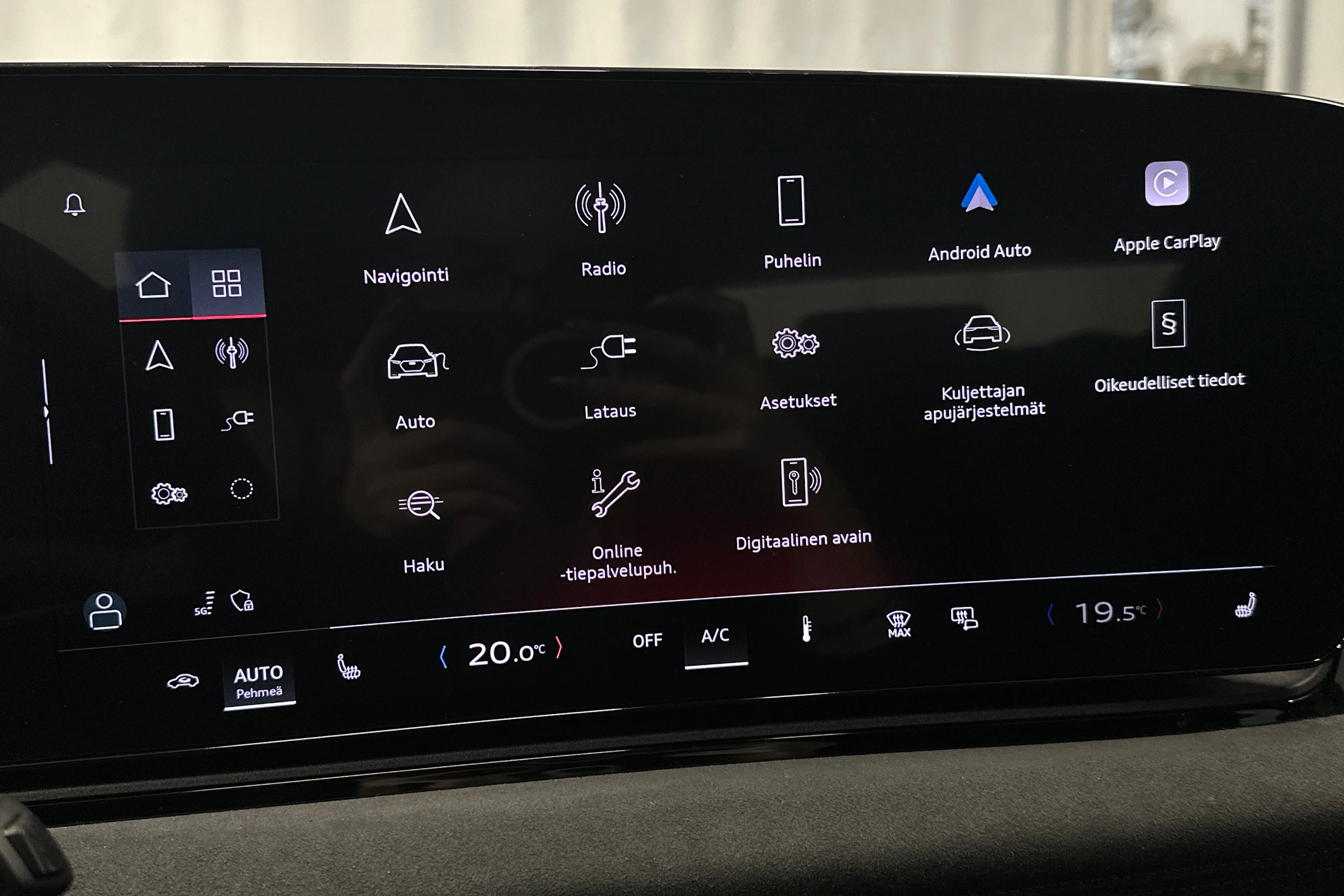harmaa Audi A6 e-tron 2025 kuva 17.