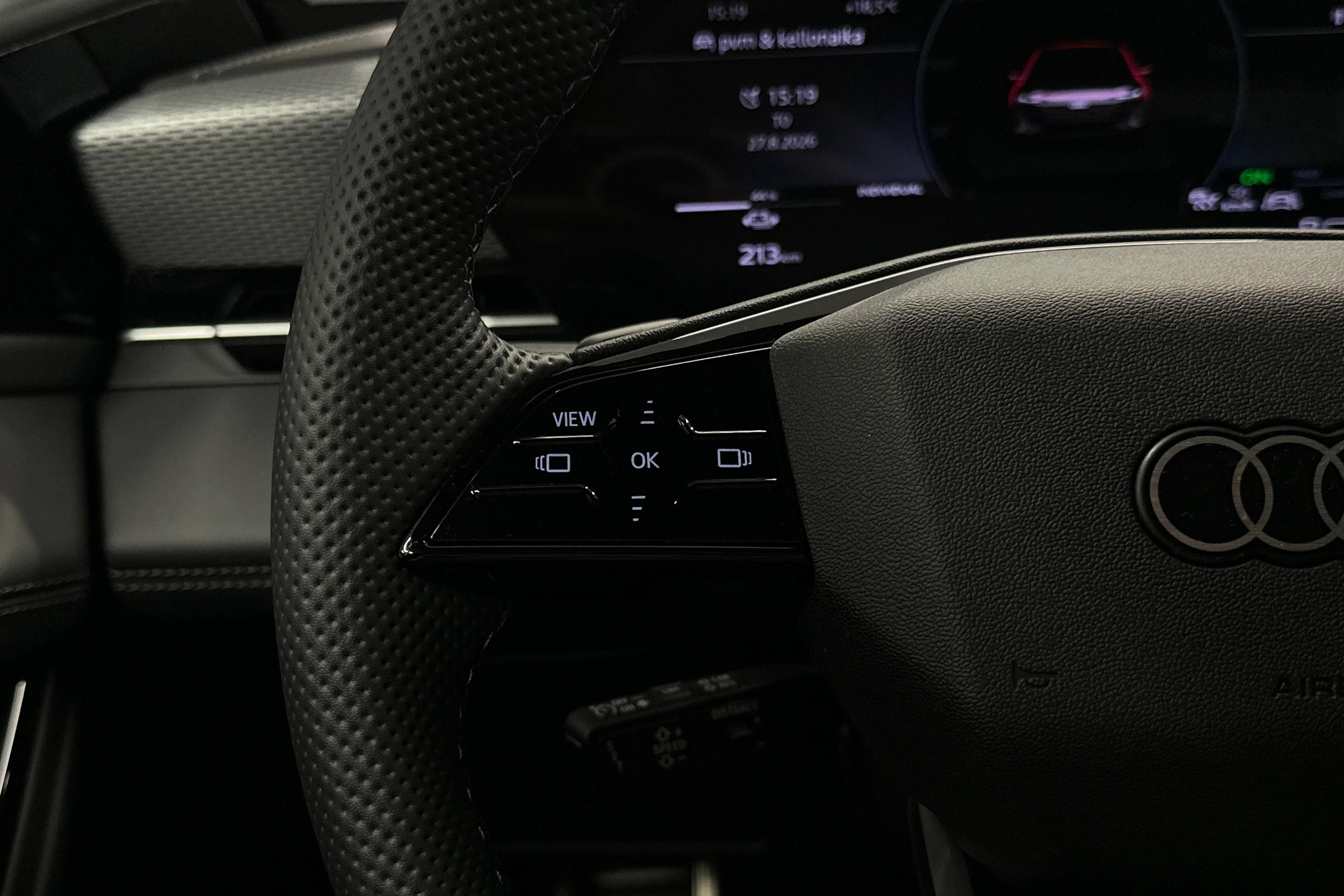 valkoinen Audi A6 e-tron 2025 kuva 11.