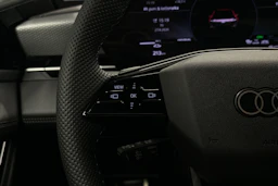 valkoinen Audi A6 e-tron 2025 kuva 11.