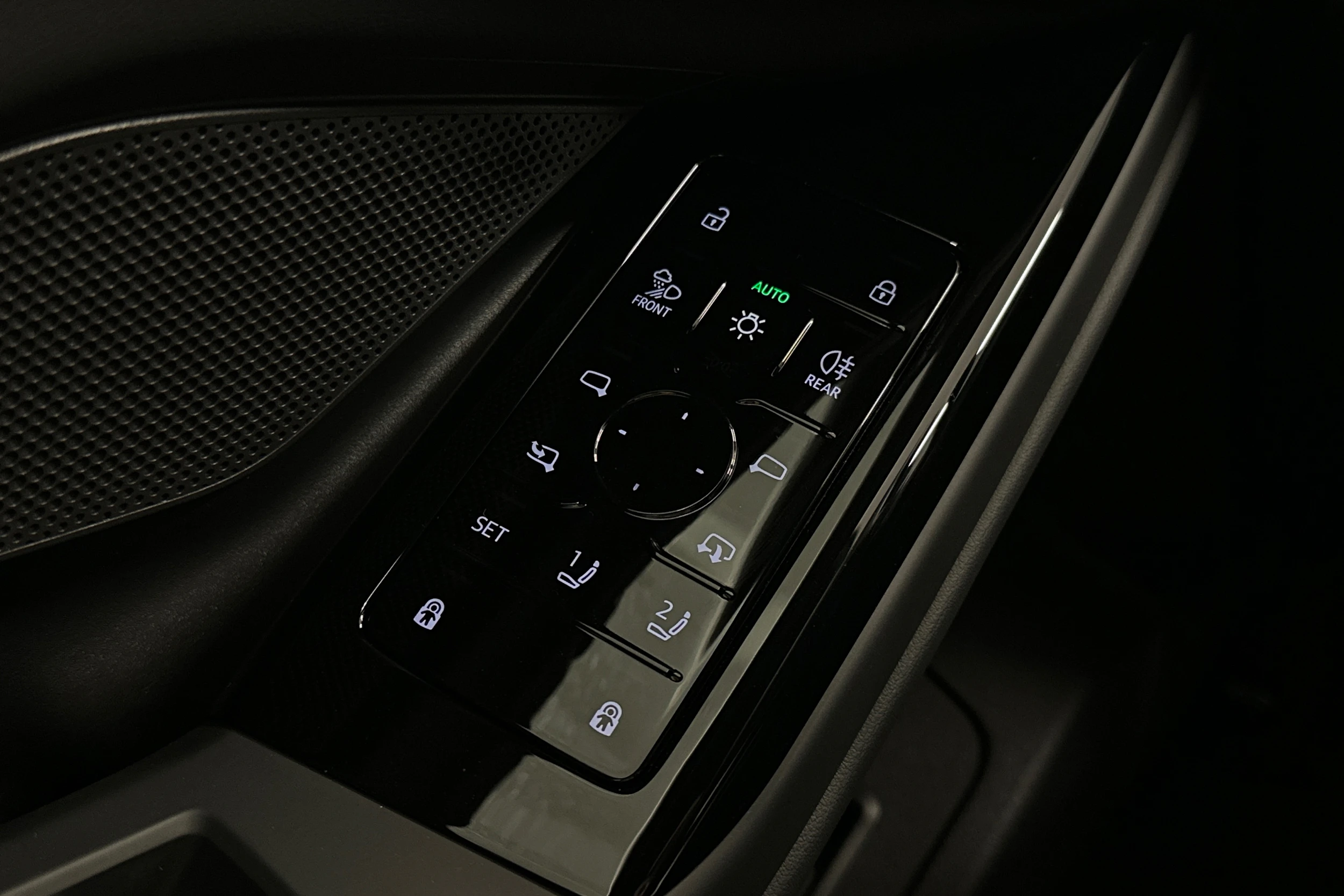 valkoinen Audi A6 e-tron 2025 kuva 15.
