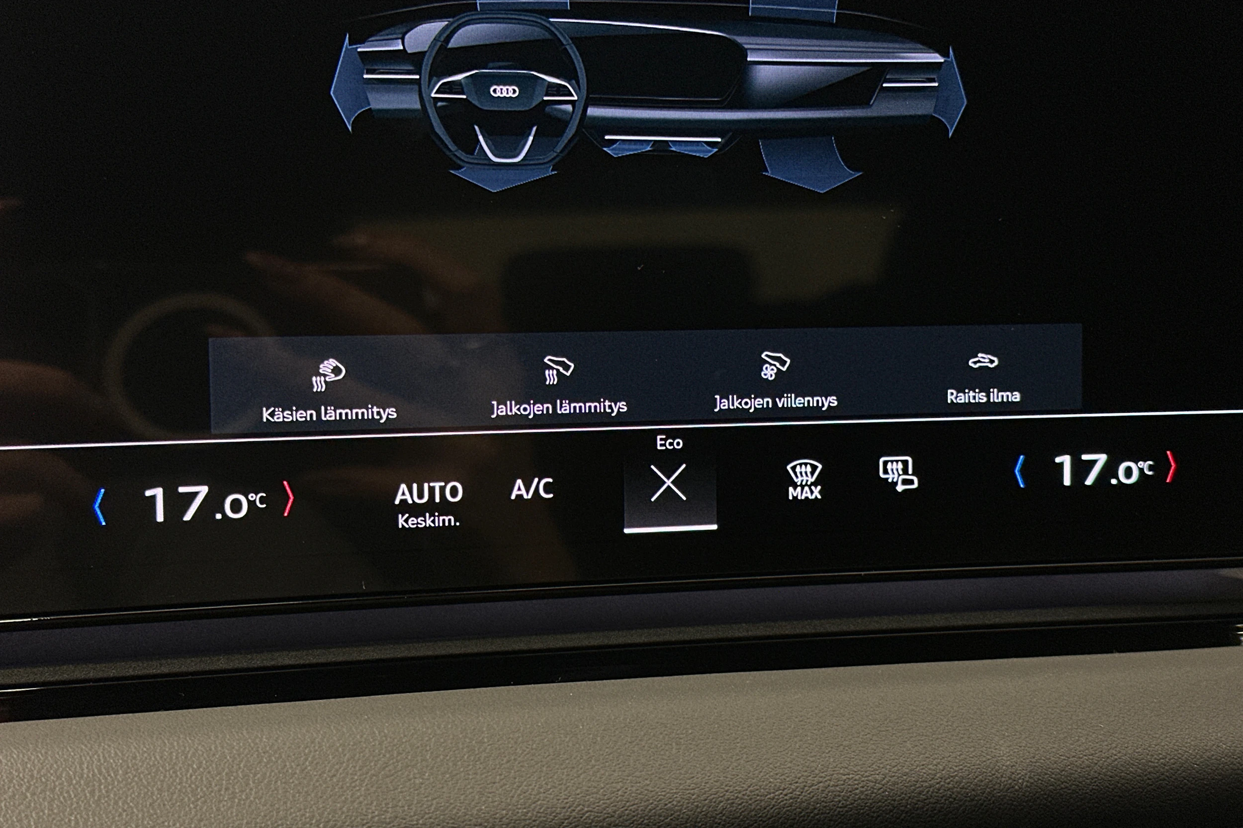 valkoinen Audi A6 e-tron 2025 kuva 30.