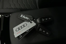 valkoinen Audi A6 e-tron 2025 kuva 40.