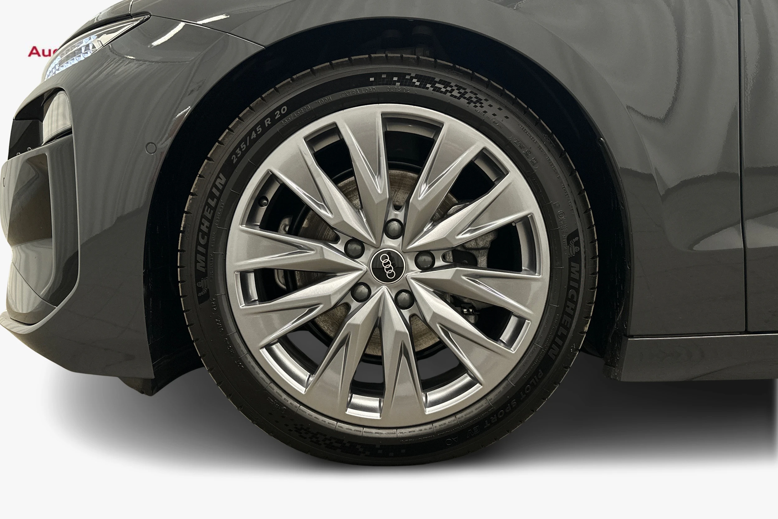 harmaa Audi A6 e-tron 2025 kuva 9.