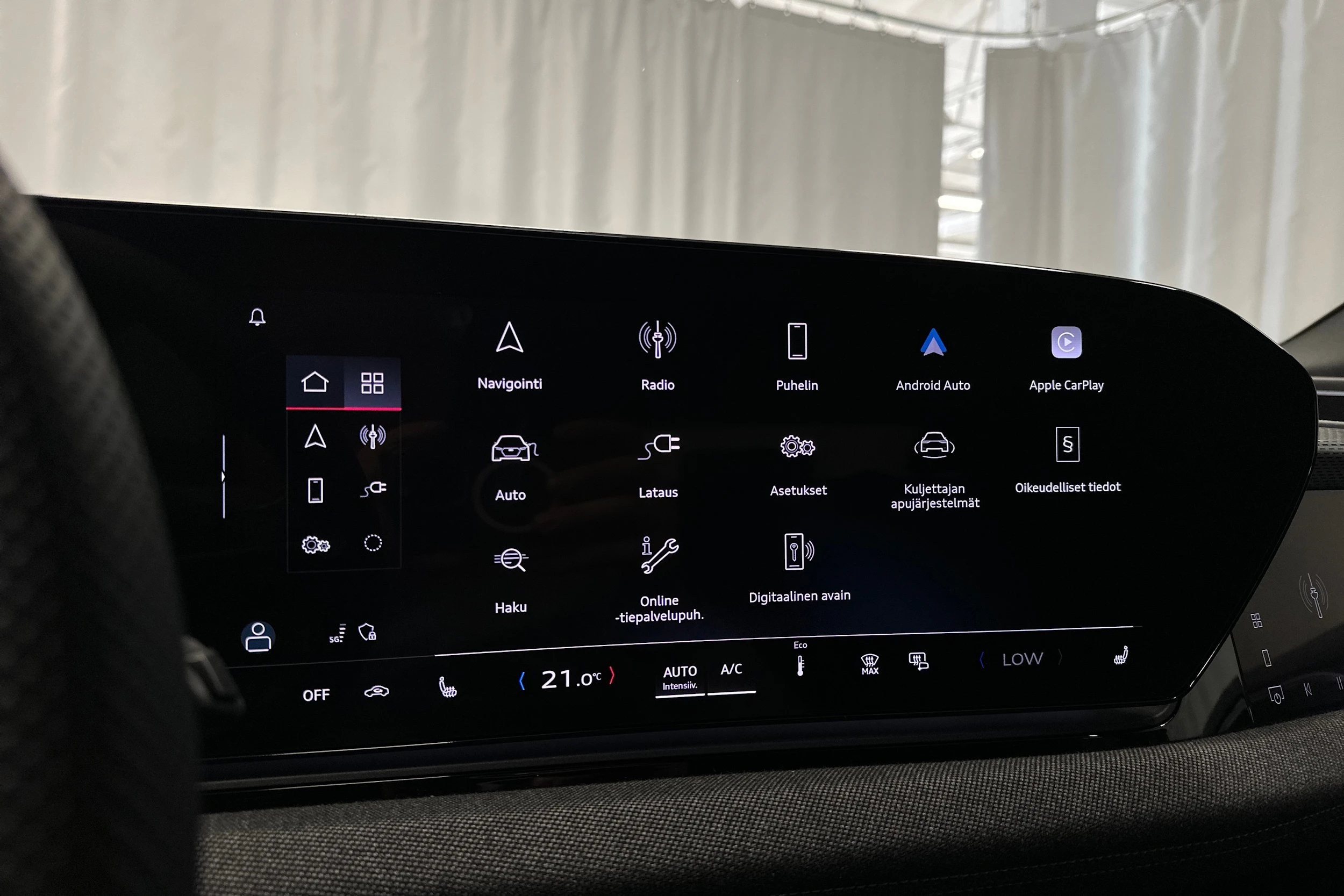 harmaa Audi A6 e-tron 2025 kuva 16.