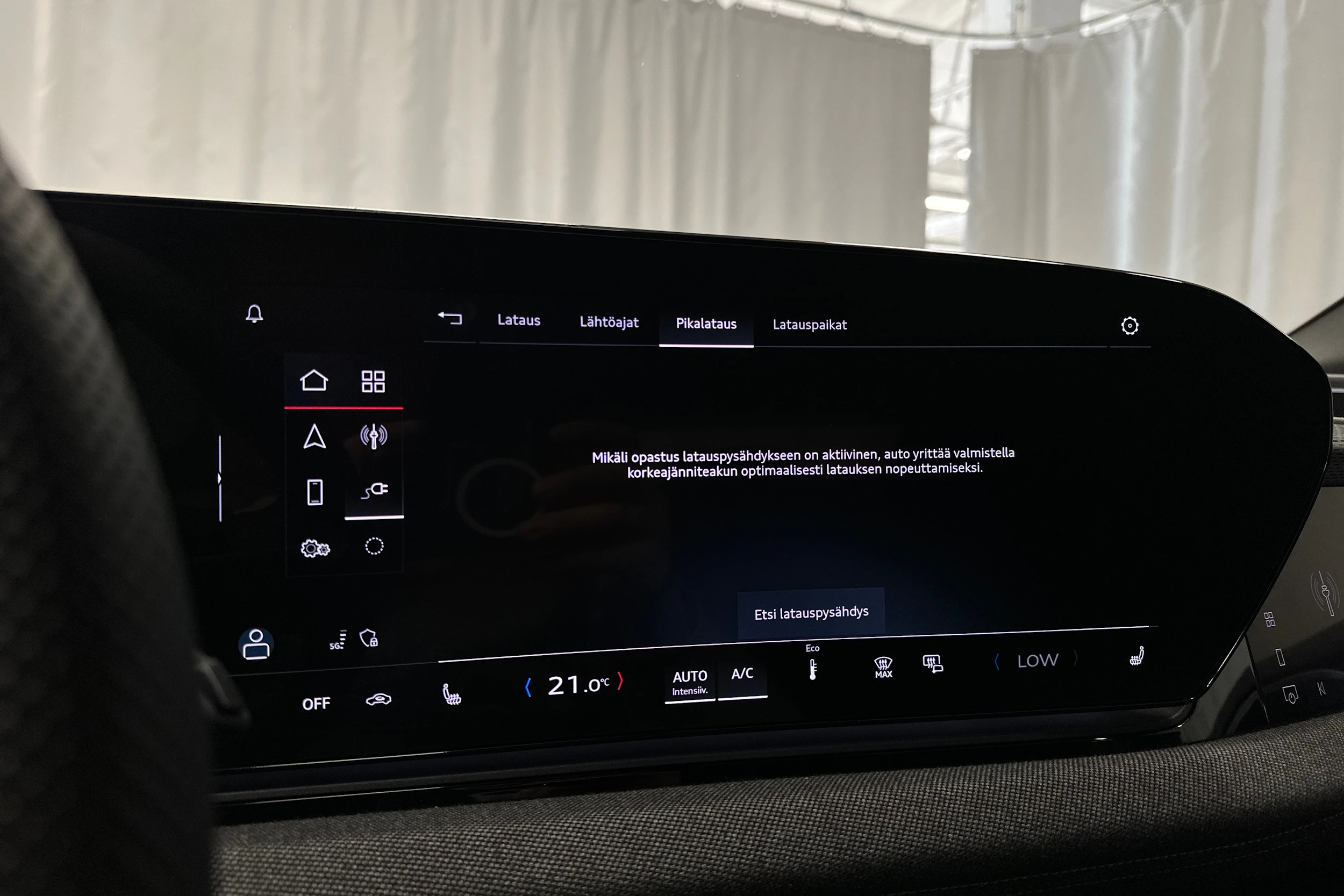 harmaa Audi A6 e-tron 2025 kuva 17.