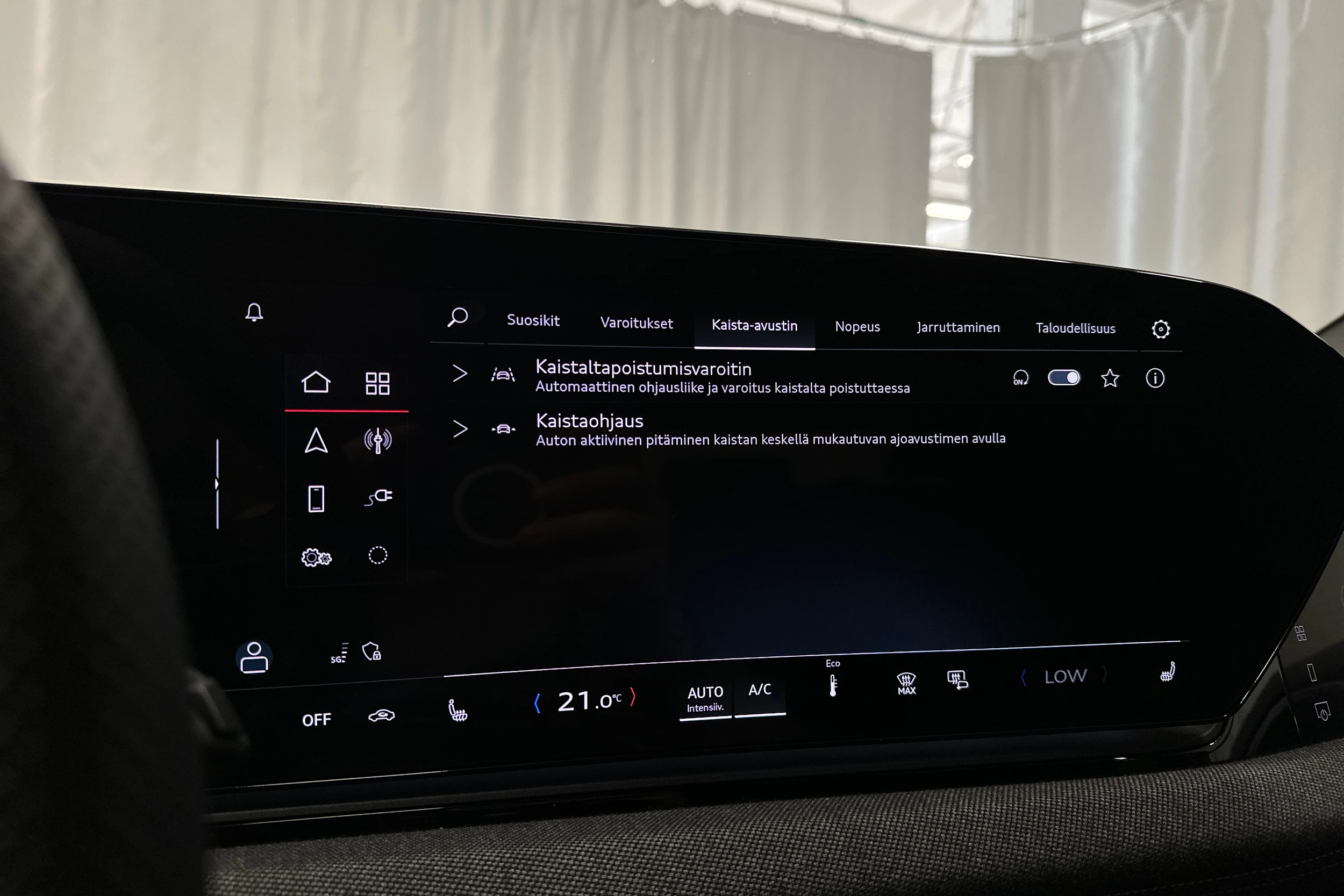 harmaa Audi A6 e-tron 2025 kuva 20.