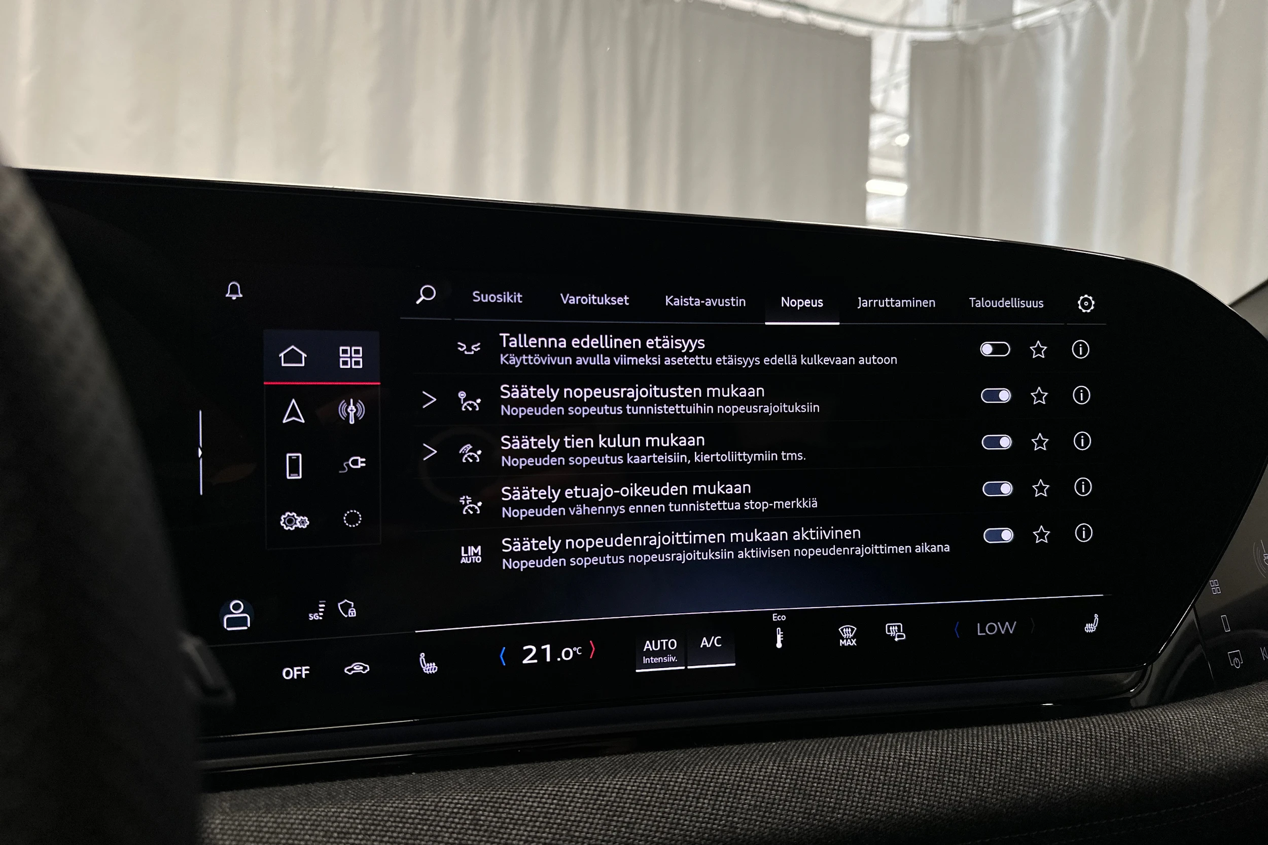 harmaa Audi A6 e-tron 2025 kuva 21.